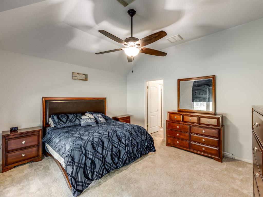 1902 Overland Dr, Leander, TX 78641