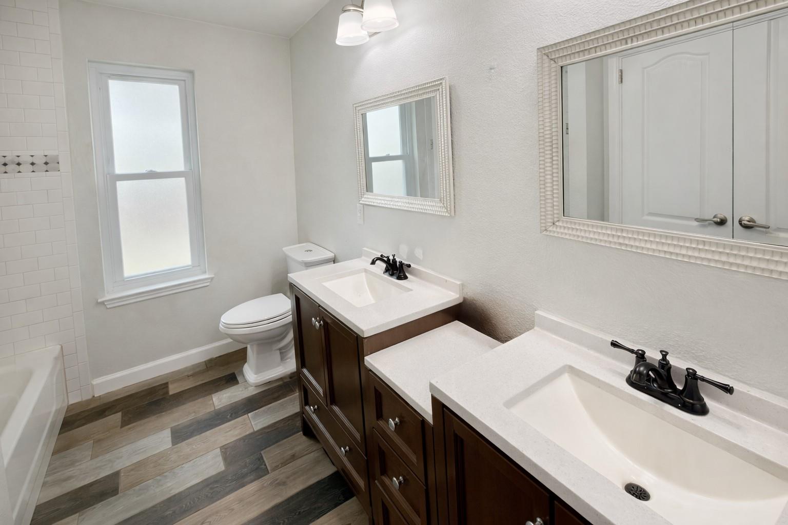 1902 Overland Dr, Leander, TX 78641