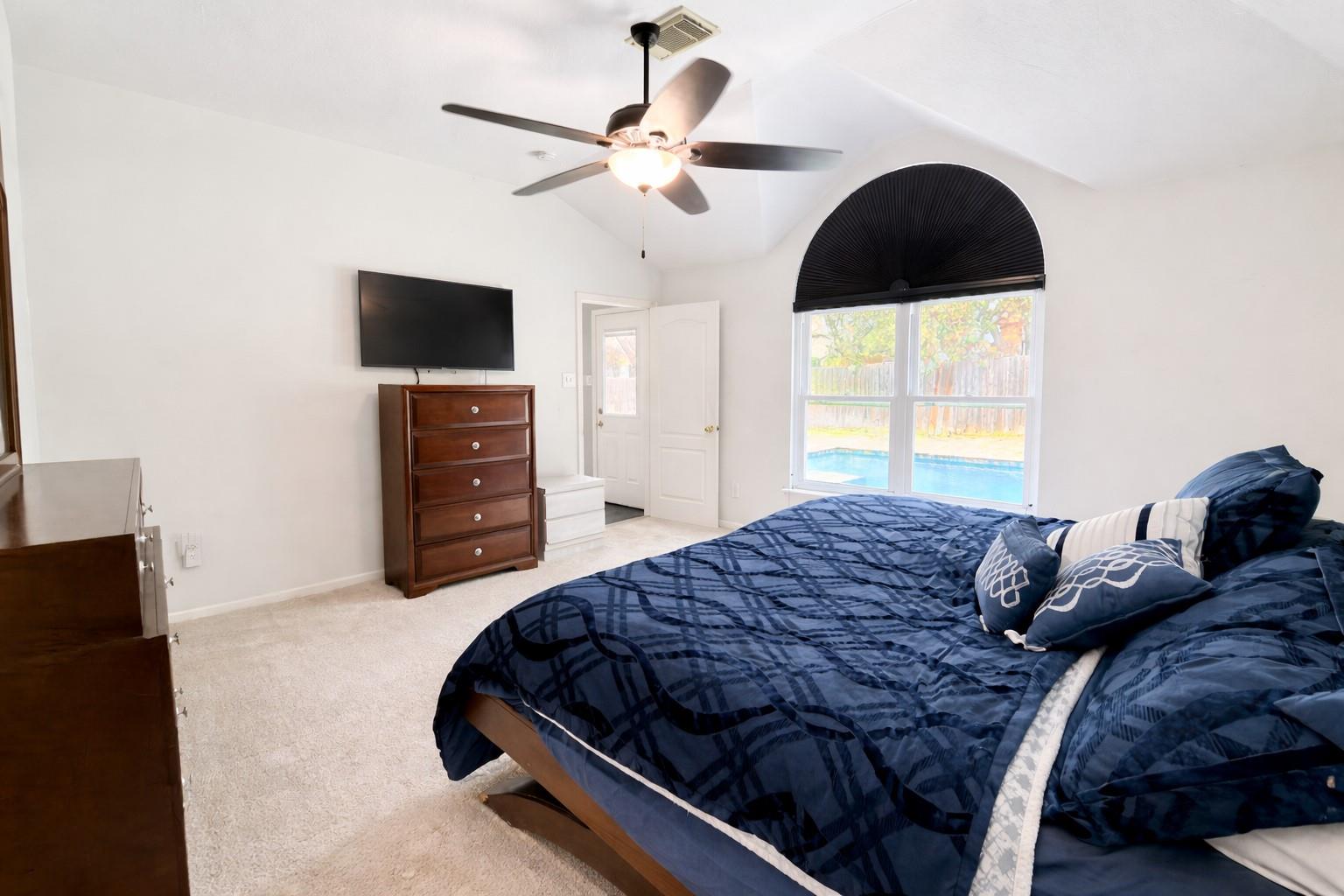 1902 Overland Dr, Leander, TX 78641