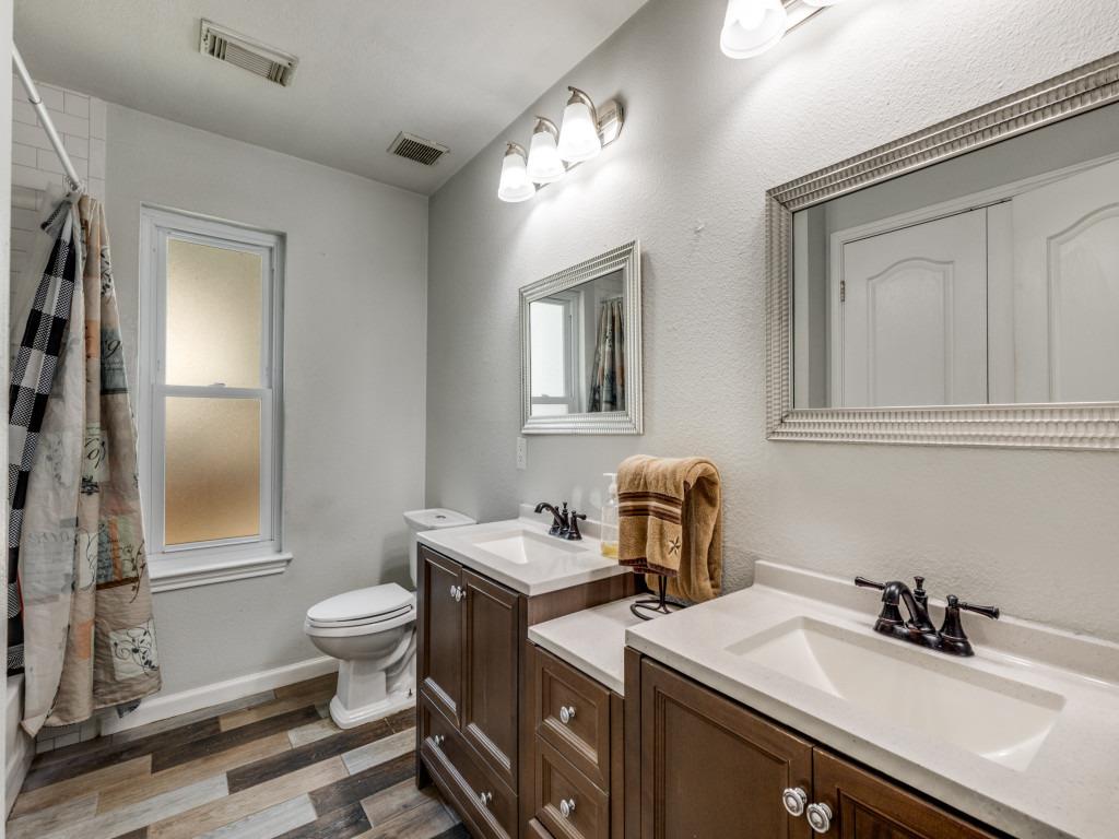 1902 Overland Dr, Leander, TX 78641