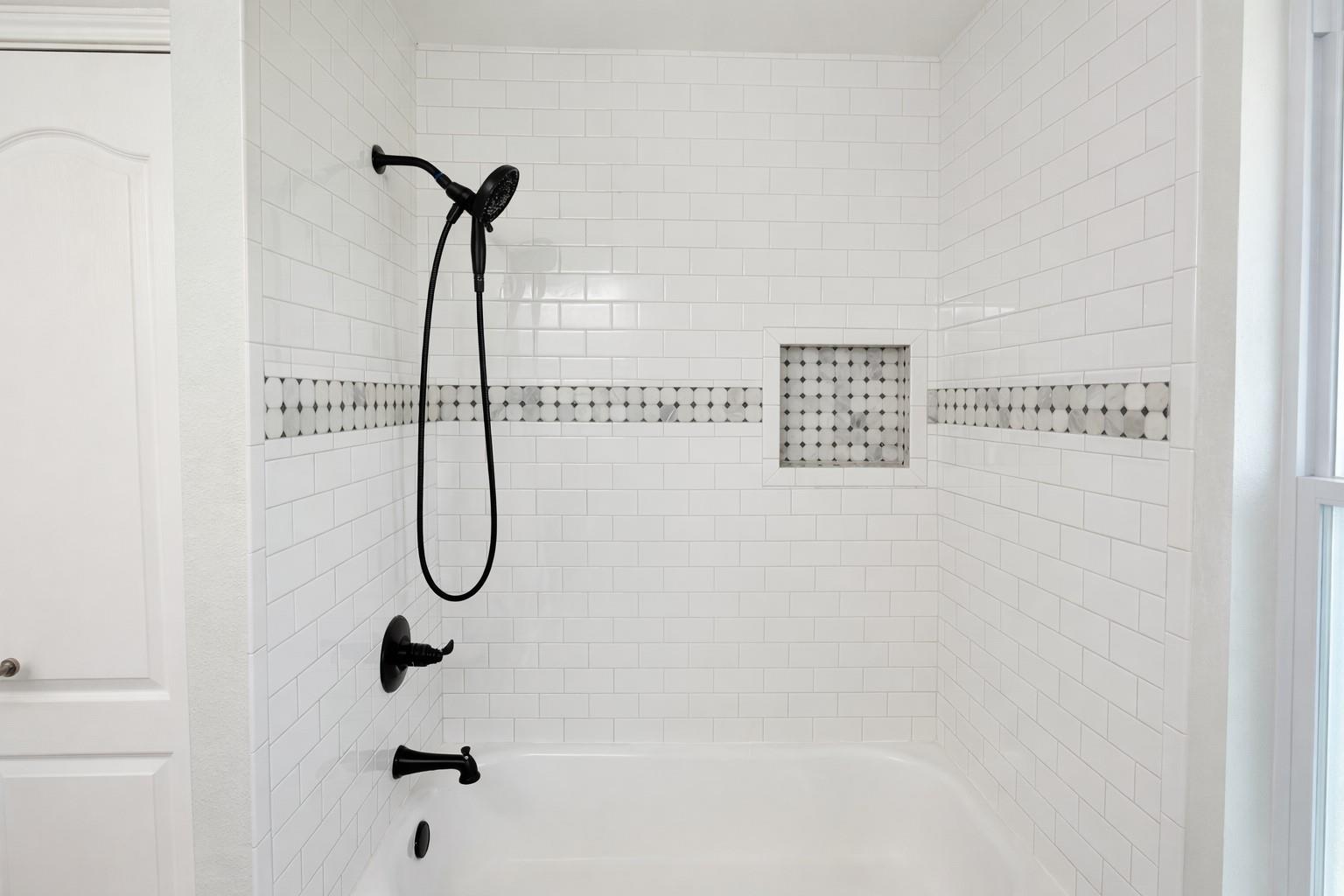 1902 Overland Dr, Leander, TX 78641