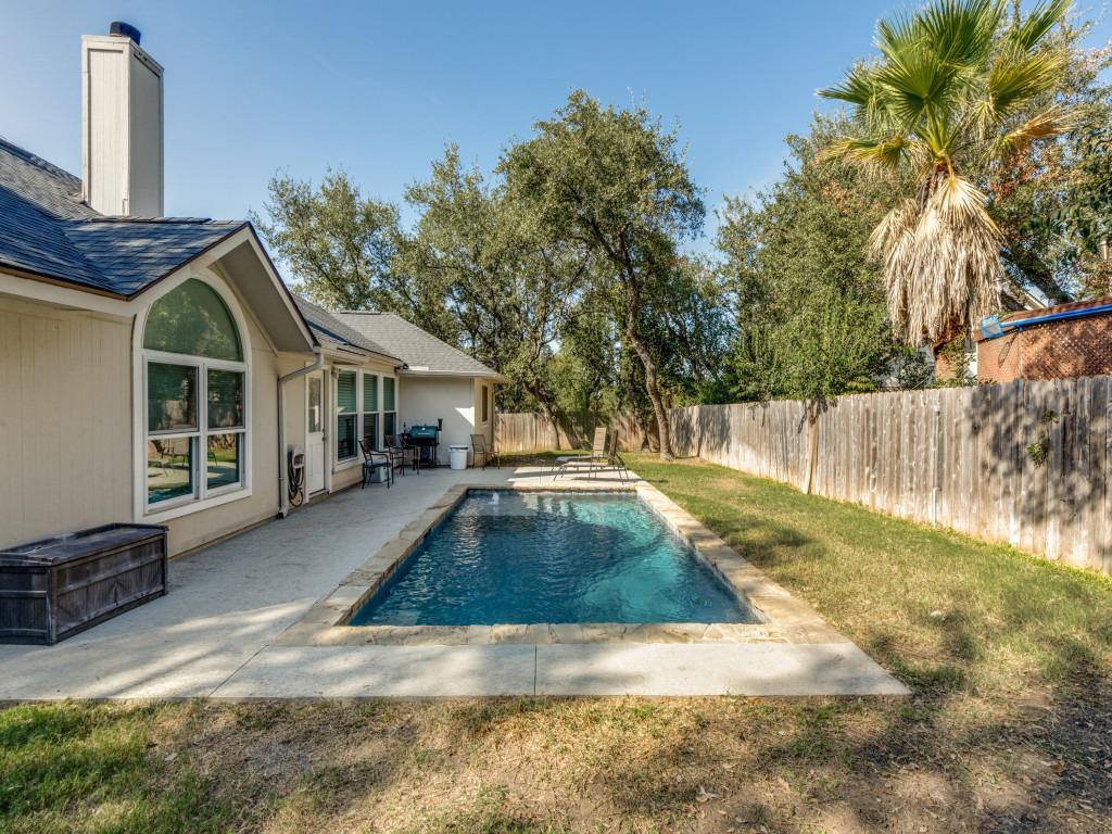 1902 Overland Dr, Leander, TX 78641