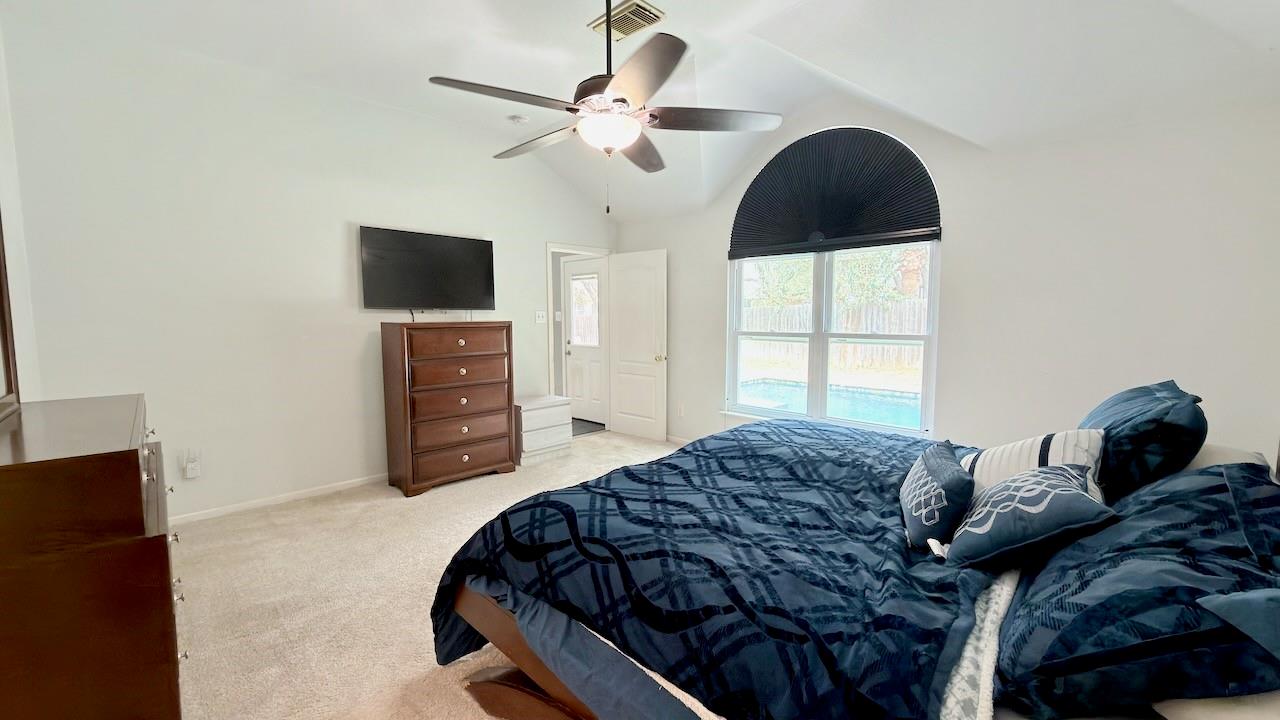 1902 Overland Dr, Leander, TX 78641