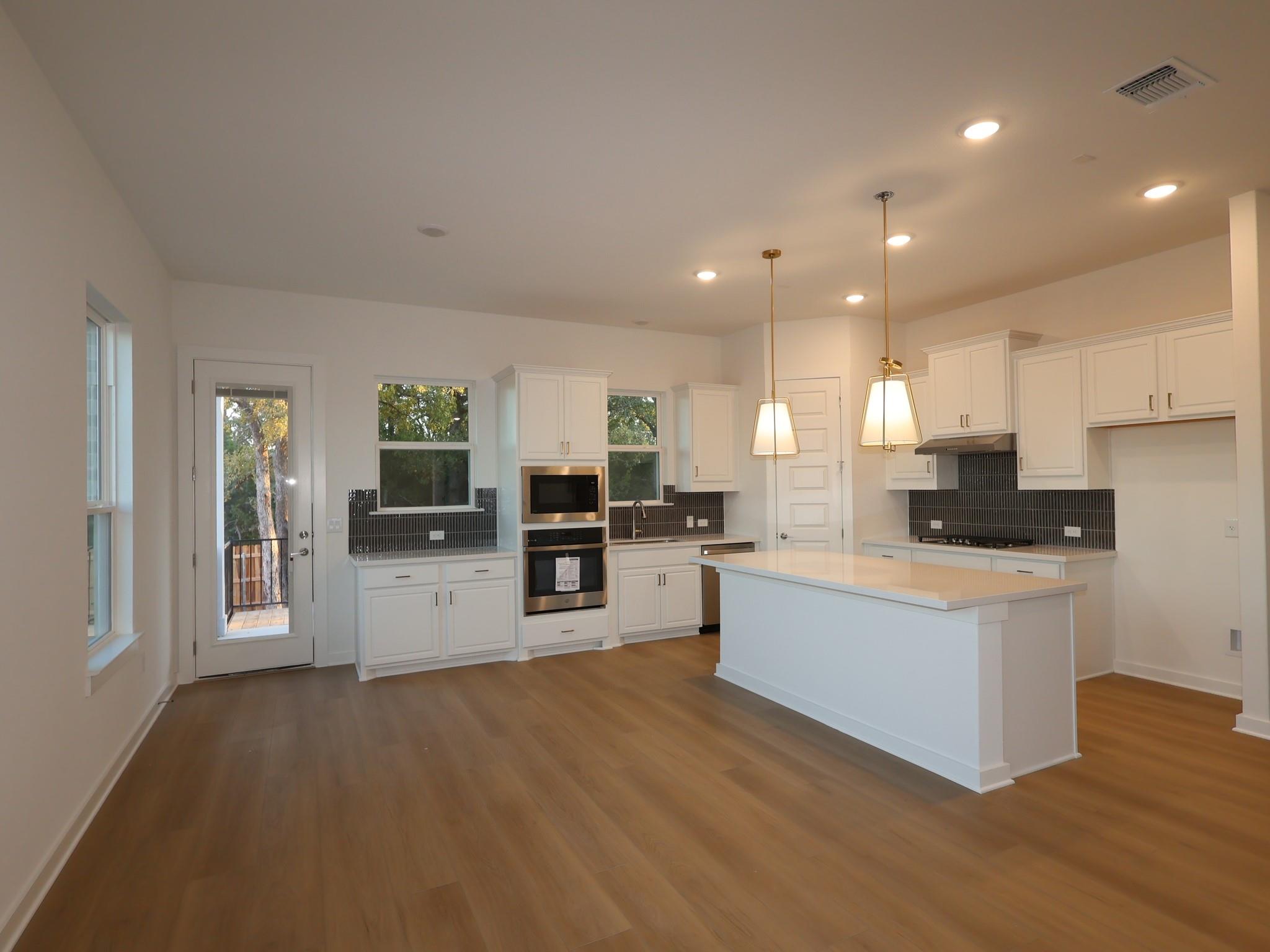 3944 Fulton Dr, Leander, TX 78641