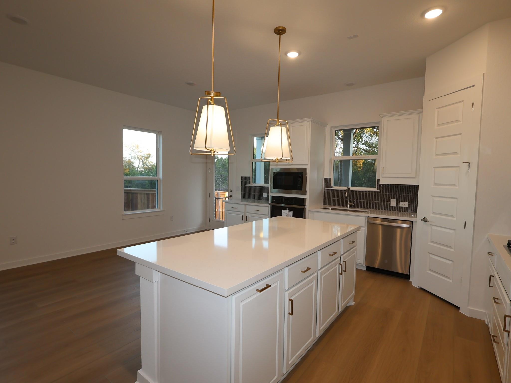 3944 Fulton Dr, Leander, TX 78641