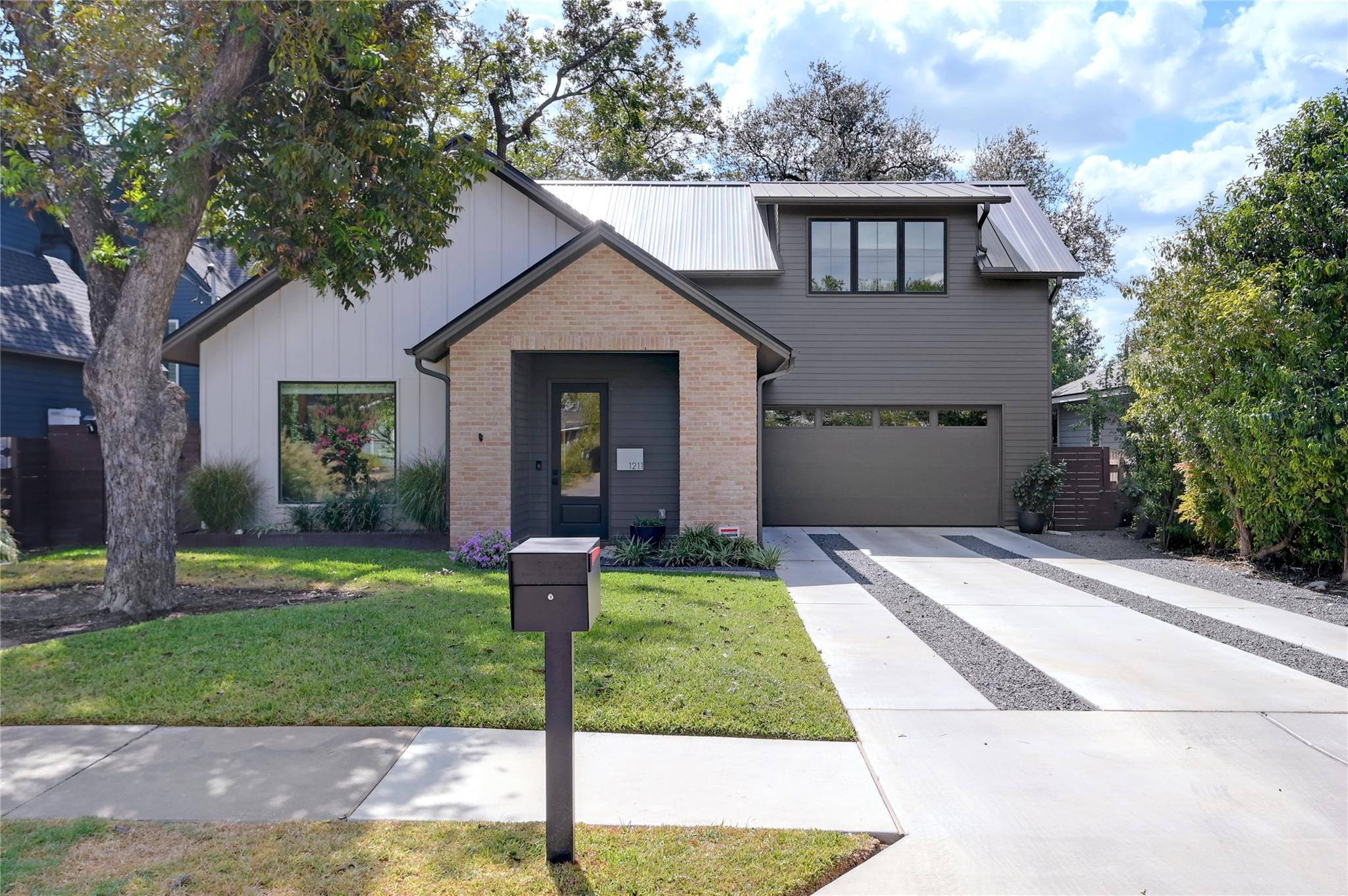 1211 Alegria Rd, Austin, TX 78757