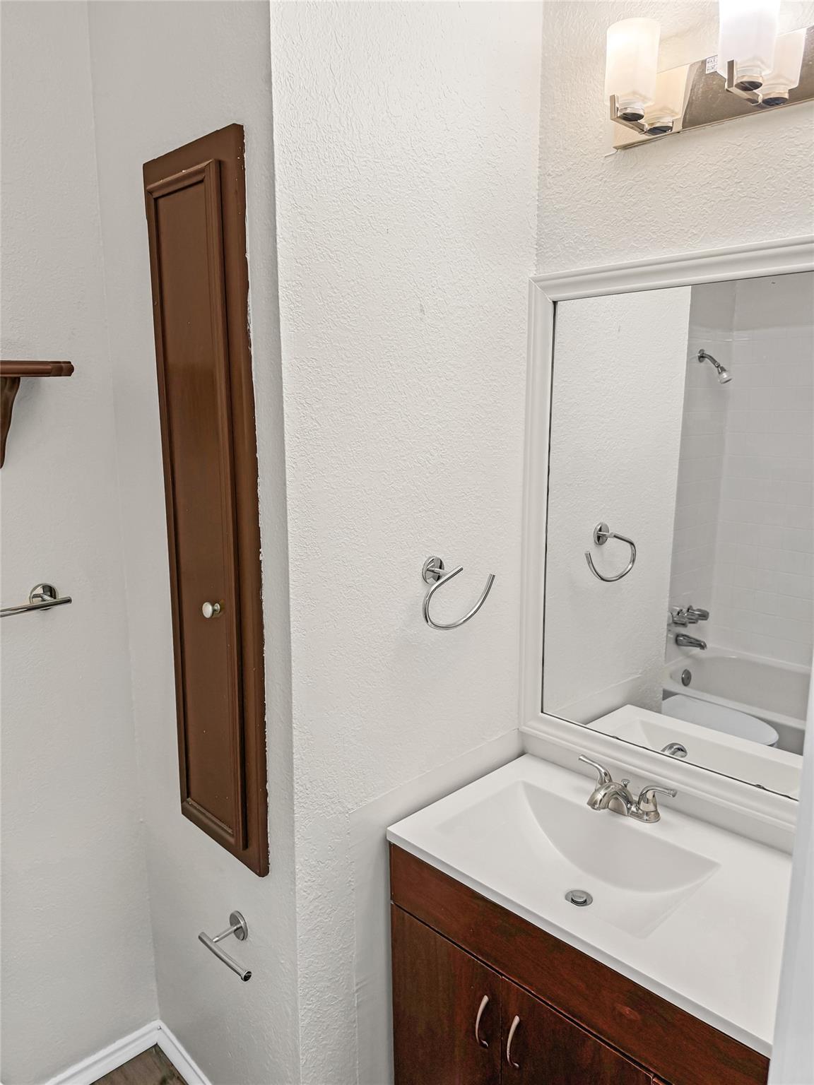 2706 Salado St # 205, Austin, TX 78705