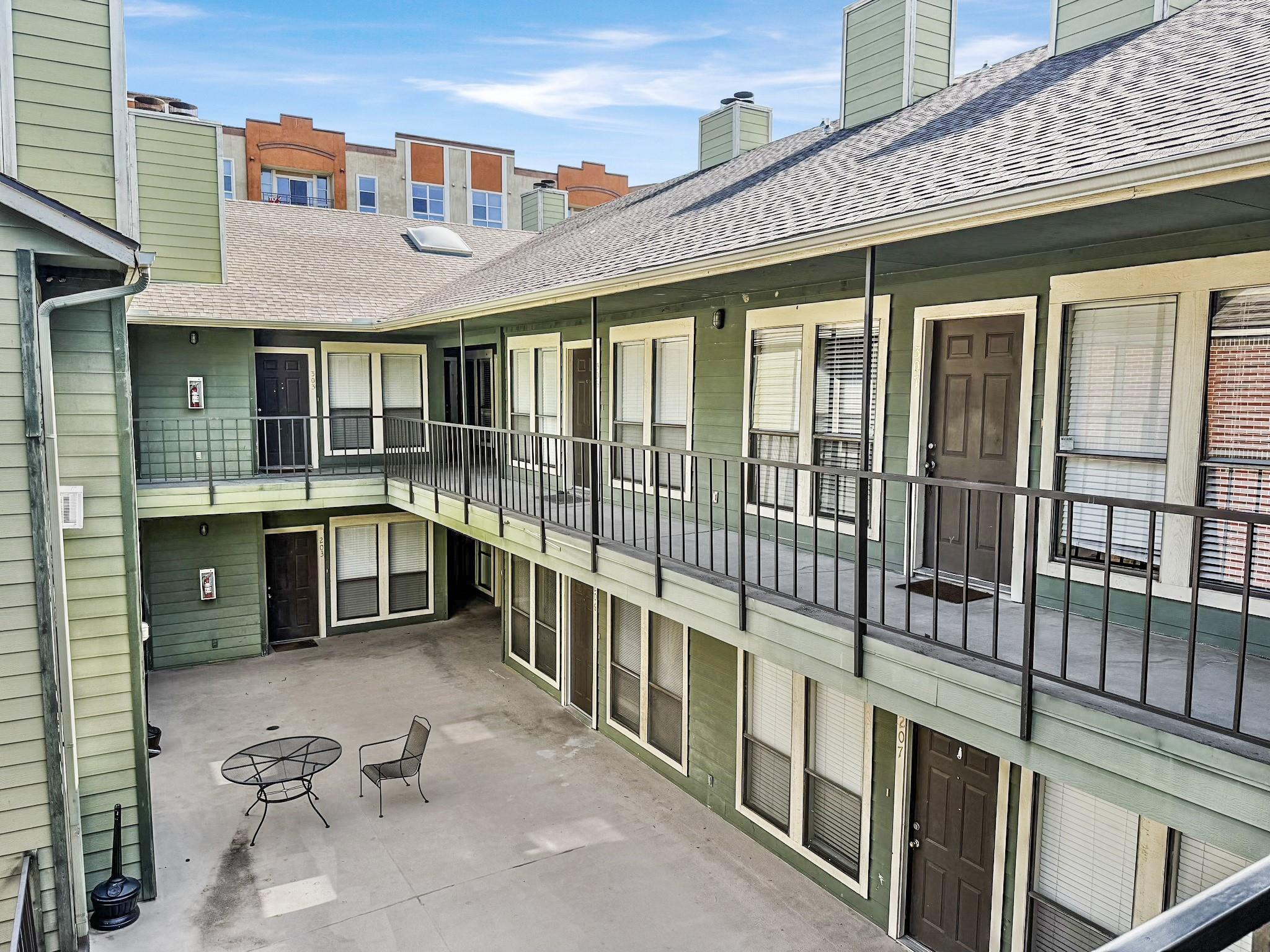 2706 Salado St # 205, Austin, TX 78705