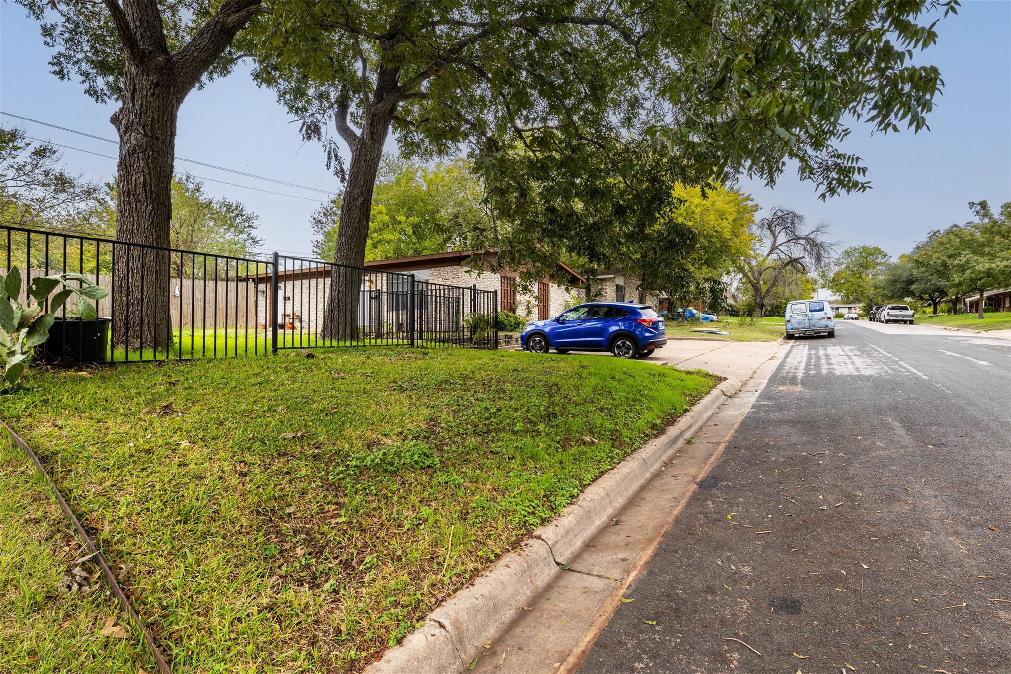 1411 Braes Ridge Dr # B, Austin, TX 78723