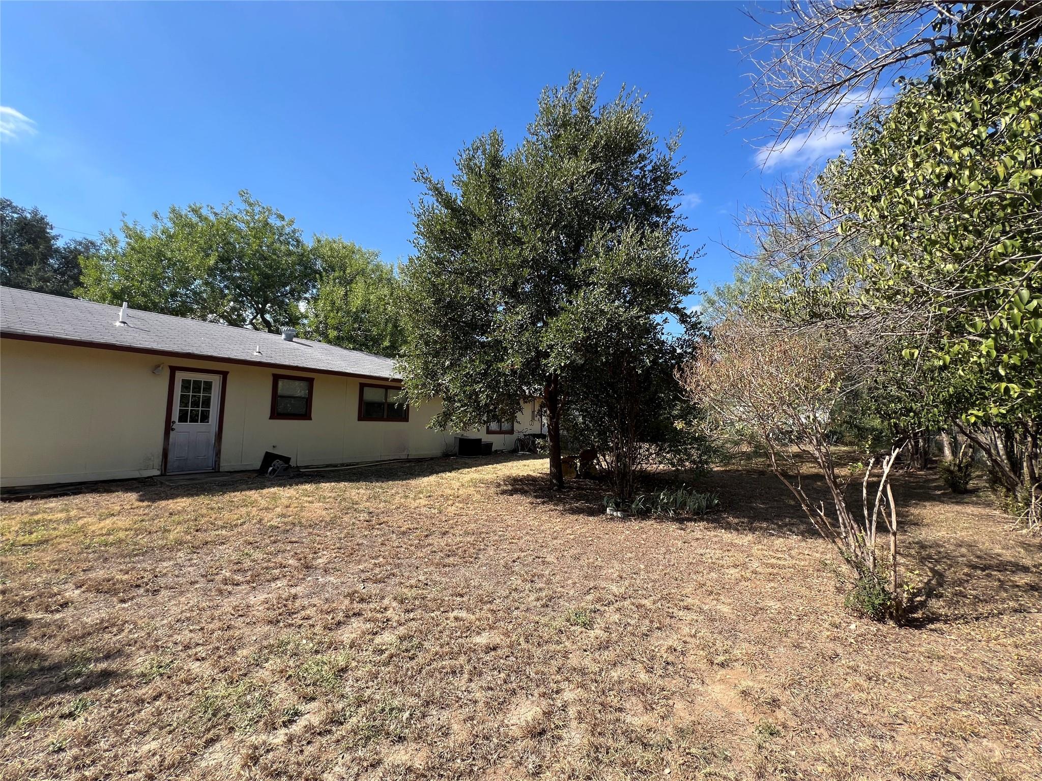 4307 Cottonwood Dr, Cottonwood Shores, TX 78657