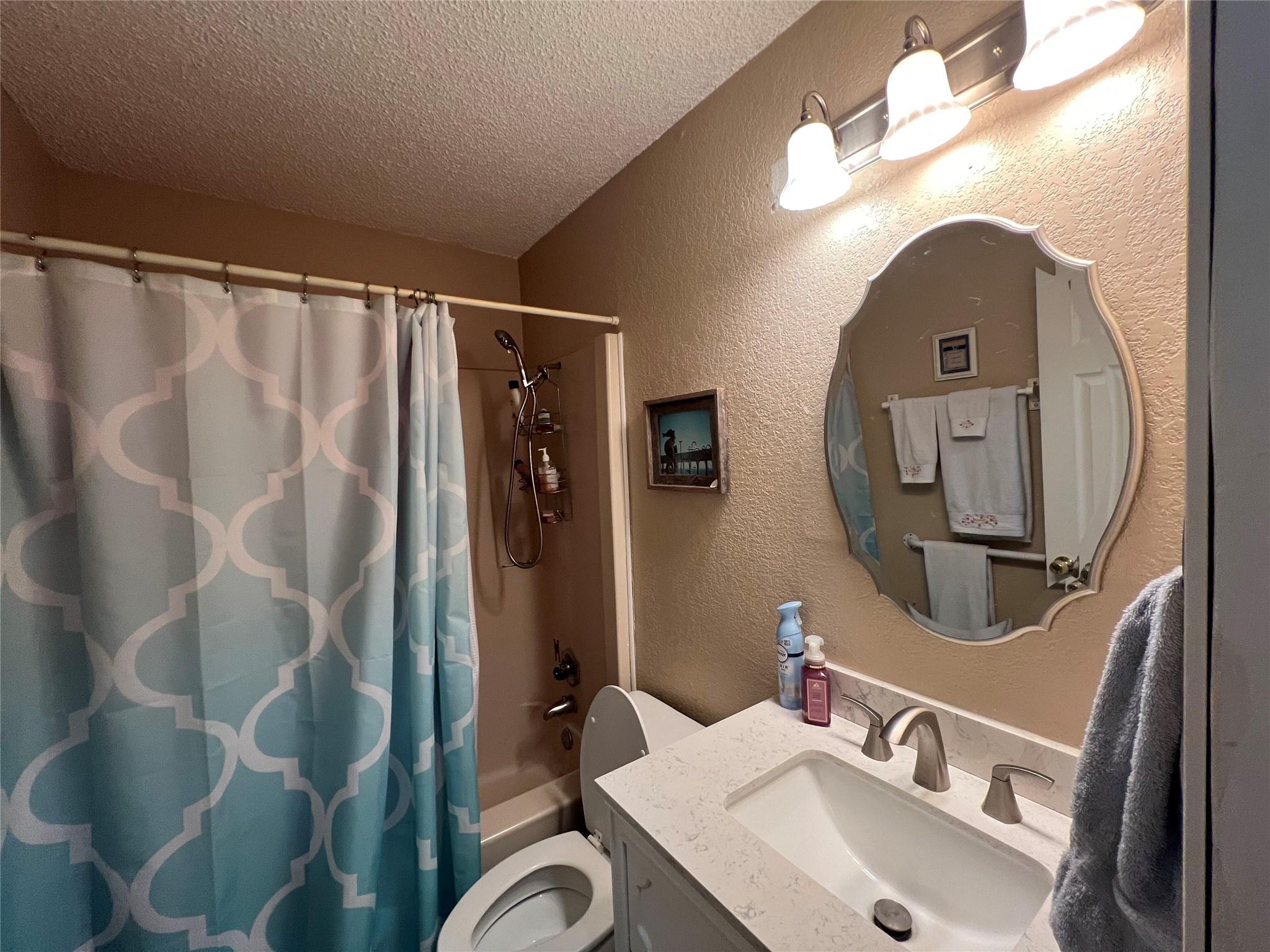 4307 Cottonwood Dr, Cottonwood Shores, TX 78657