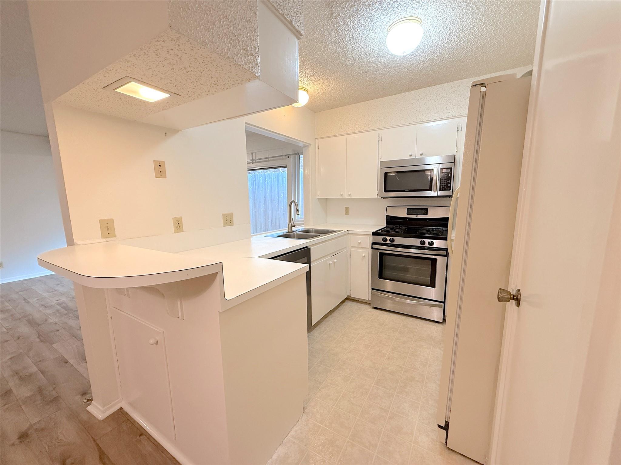 3607 Summit Bnd # B, Austin, TX 78759