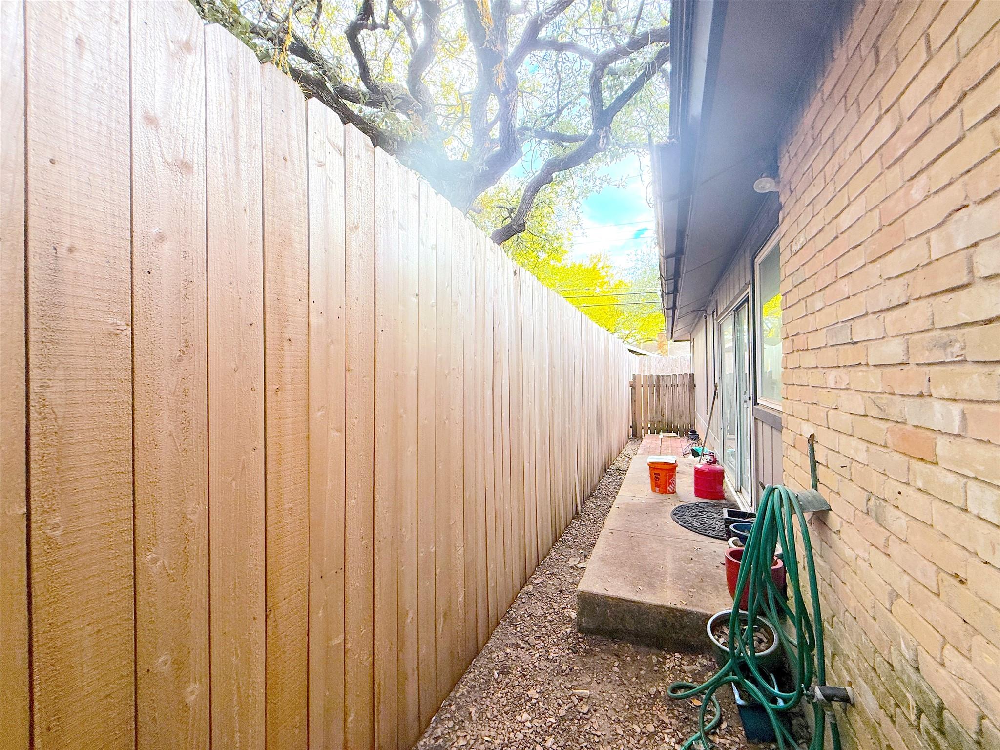 3607 Summit Bnd # B, Austin, TX 78759