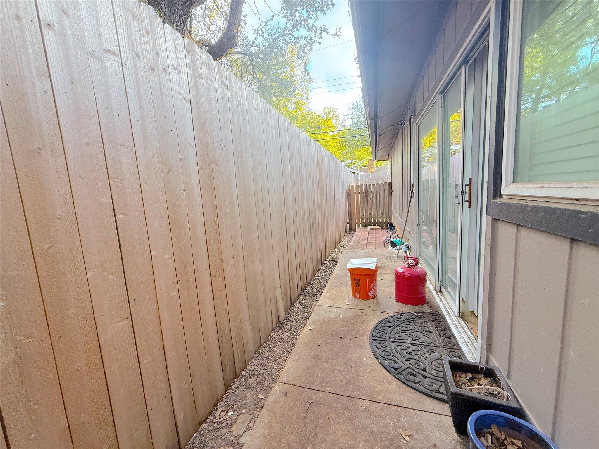 3607 Summit Bnd # B, Austin, TX 78759