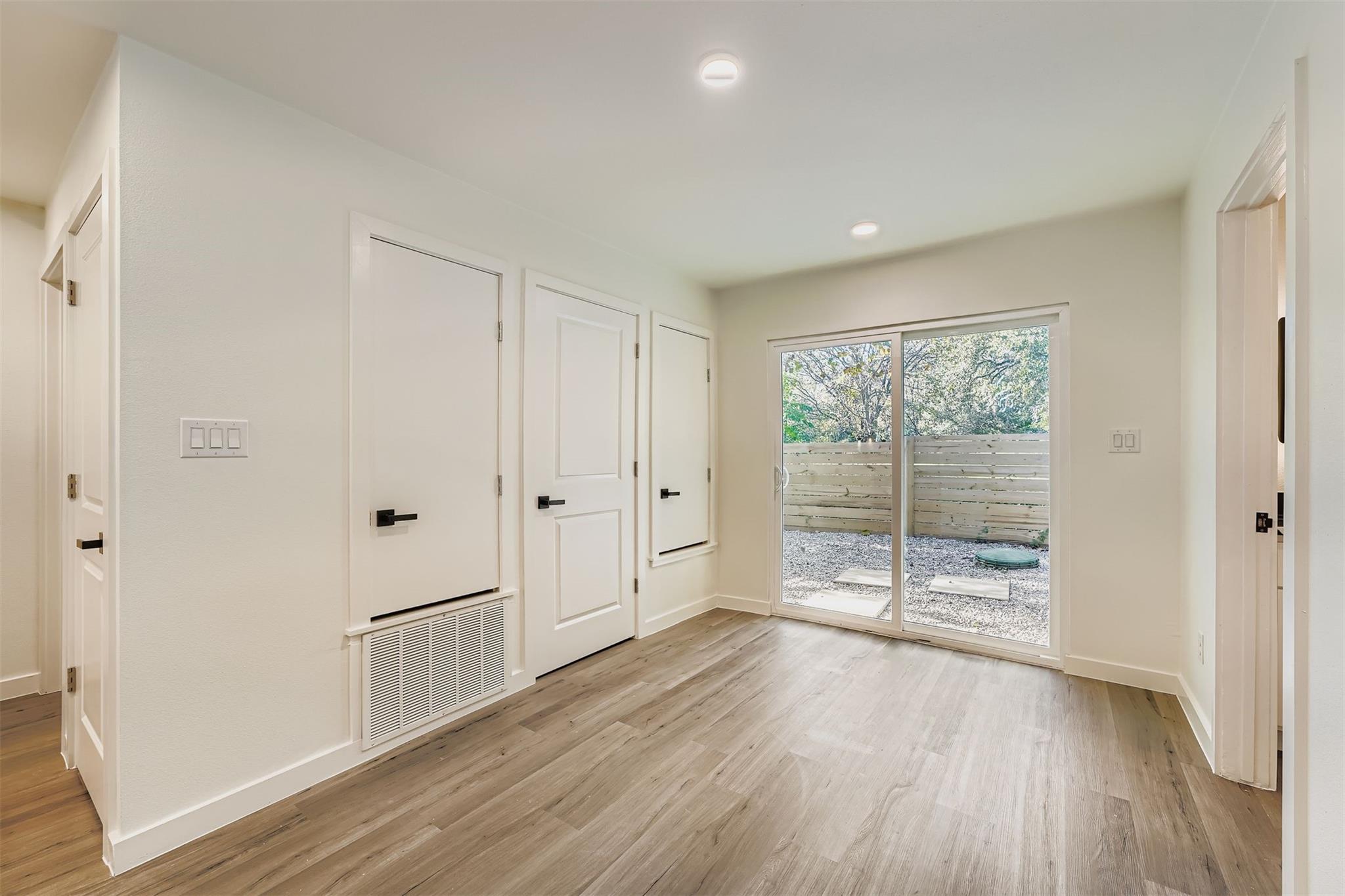 10710 Crestview Dr, Jonestown, TX 78645