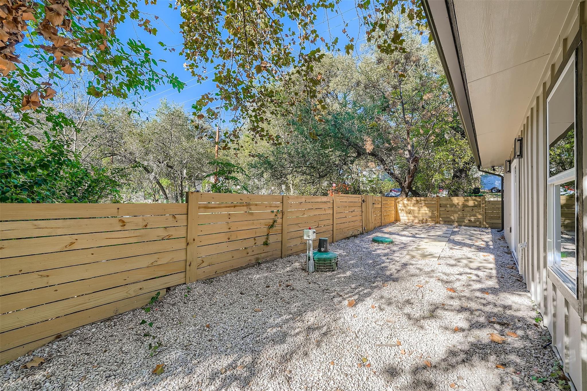 10710 Crestview Dr, Jonestown, TX 78645