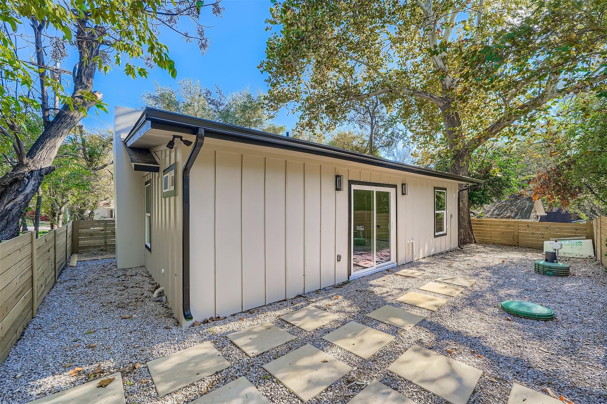 10710 Crestview Dr, Jonestown, TX 78645