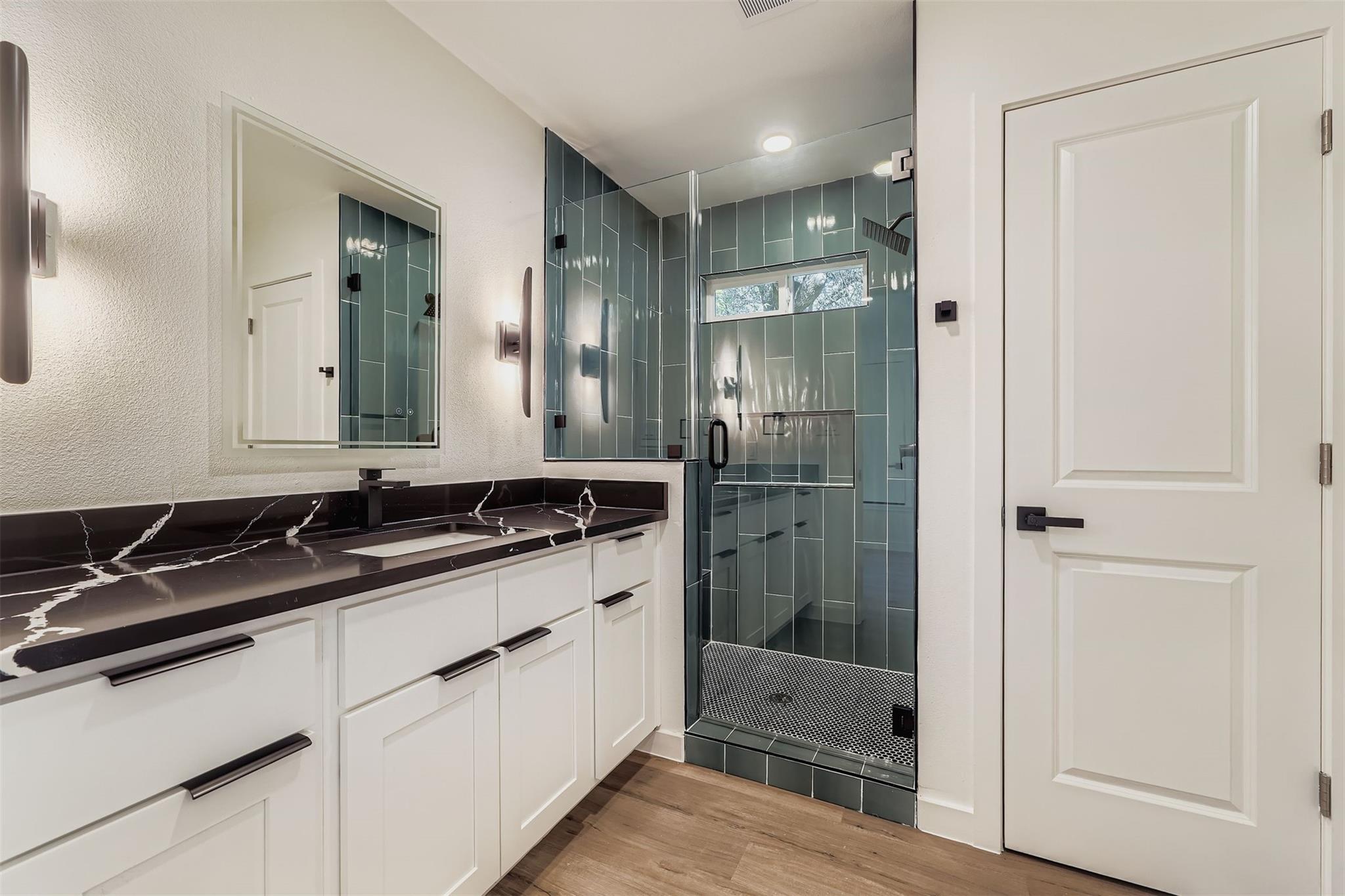 10710 Crestview Dr, Jonestown, TX 78645