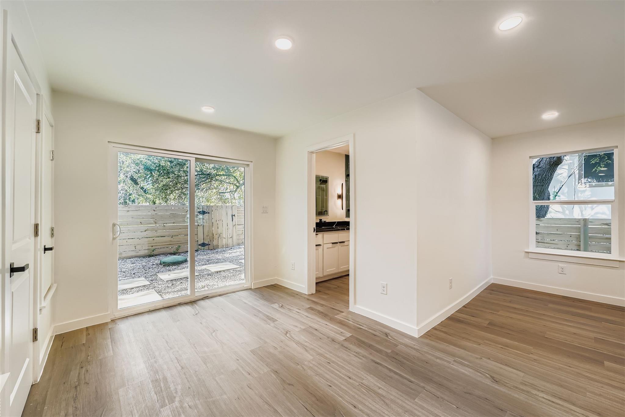 10710 Crestview Dr, Jonestown, TX 78645