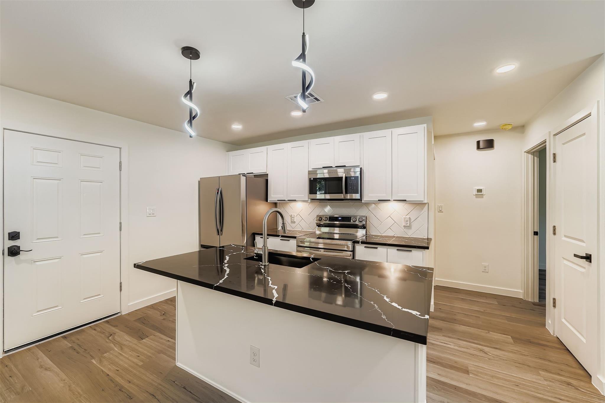 10710 Crestview Dr, Jonestown, TX 78645