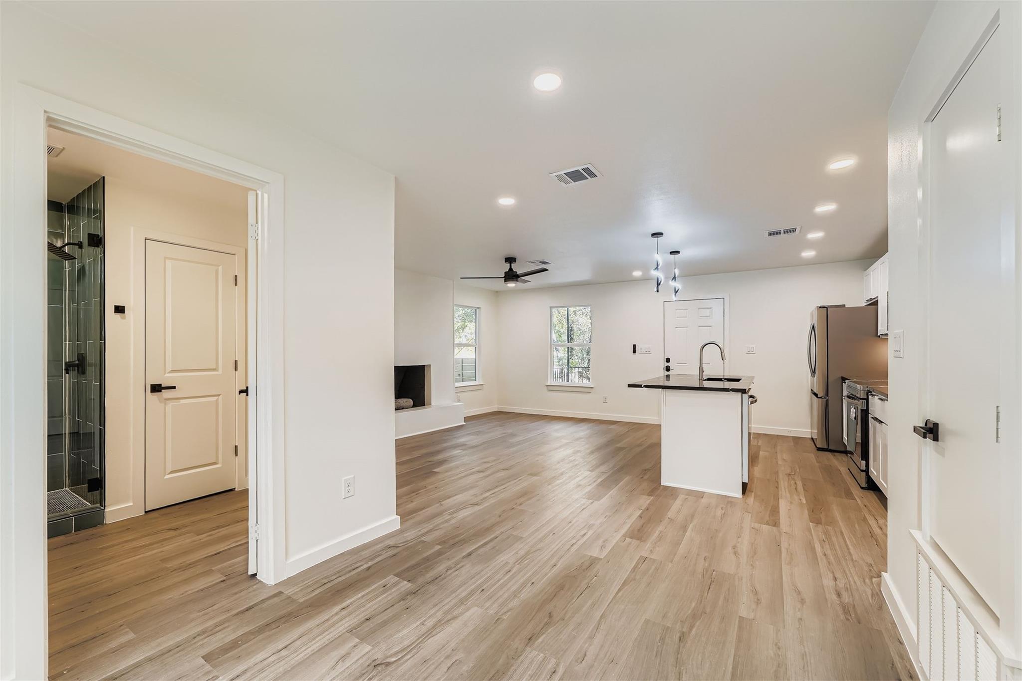 10710 Crestview Dr, Jonestown, TX 78645