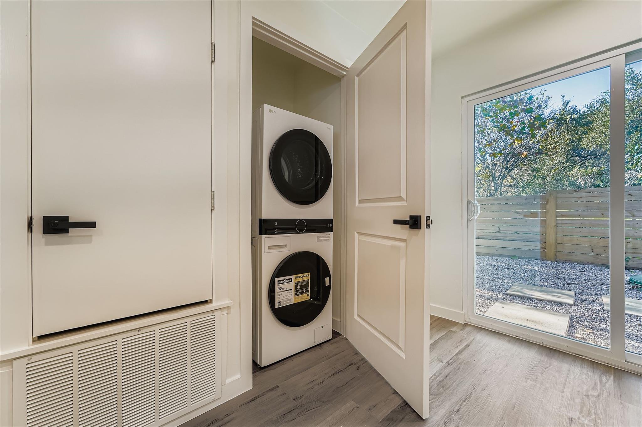 10710 Crestview Dr, Jonestown, TX 78645