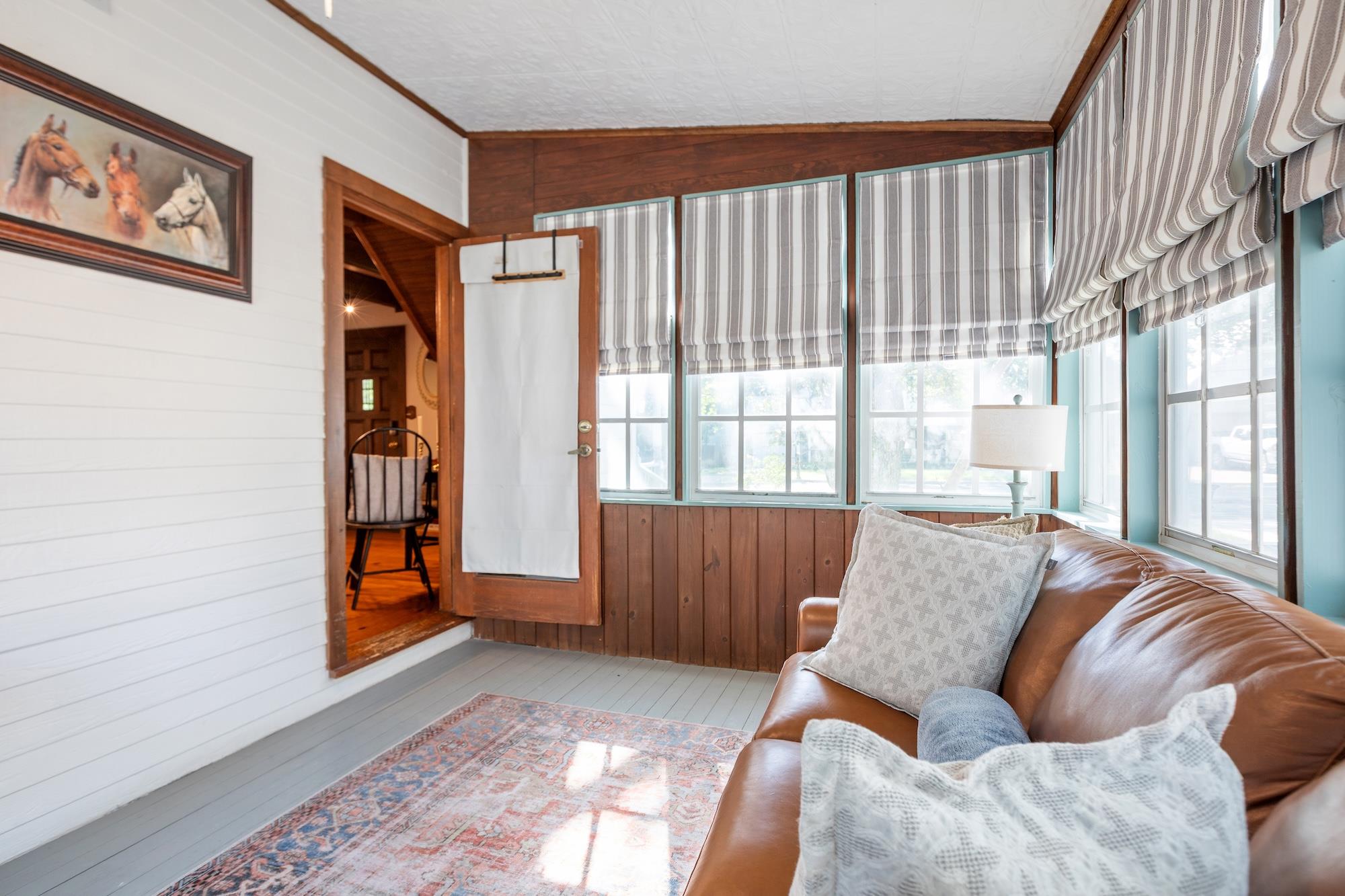 406 N Acorn St, Fredericksburg, TX 78624