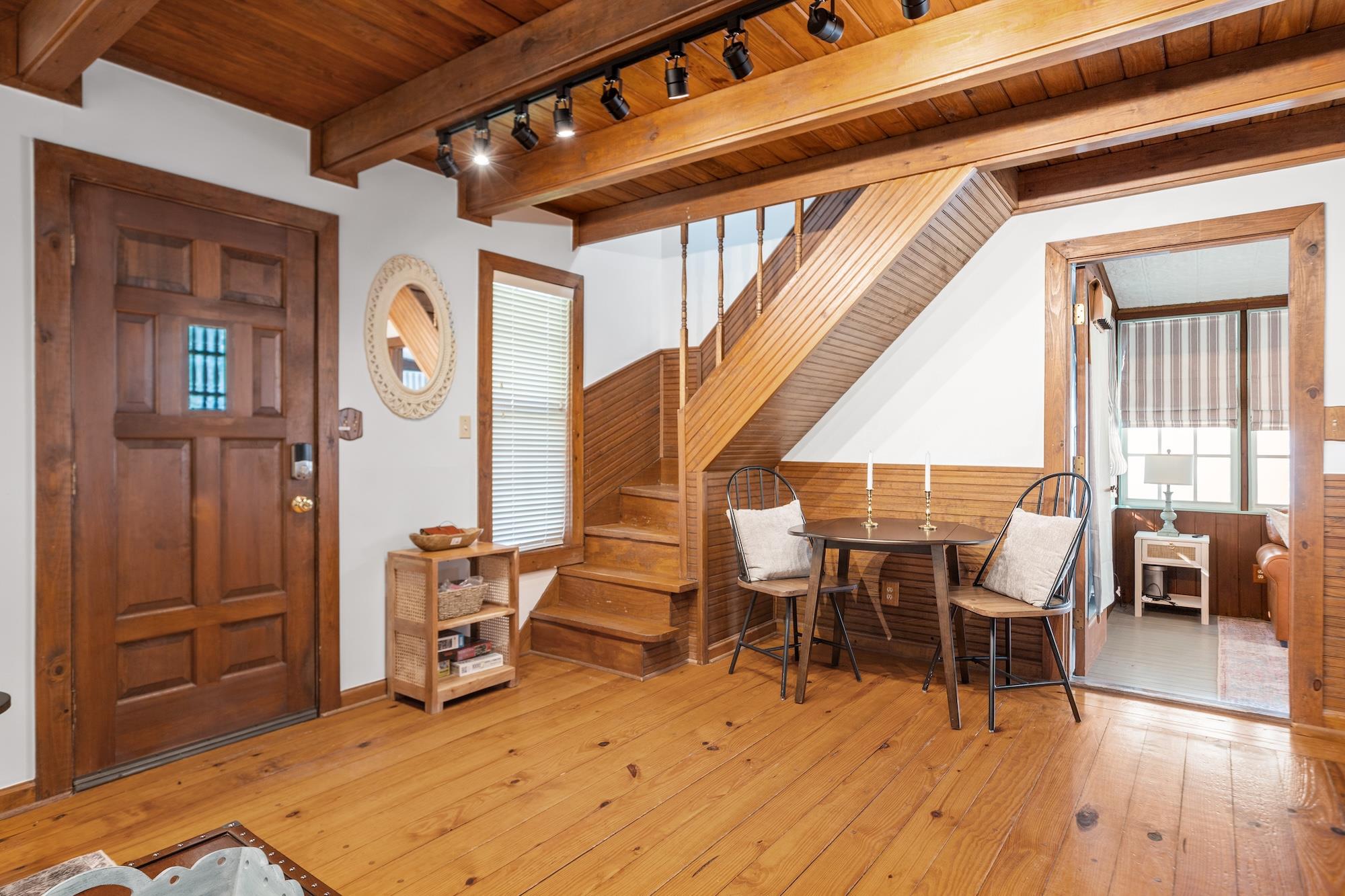 406 N Acorn St, Fredericksburg, TX 78624