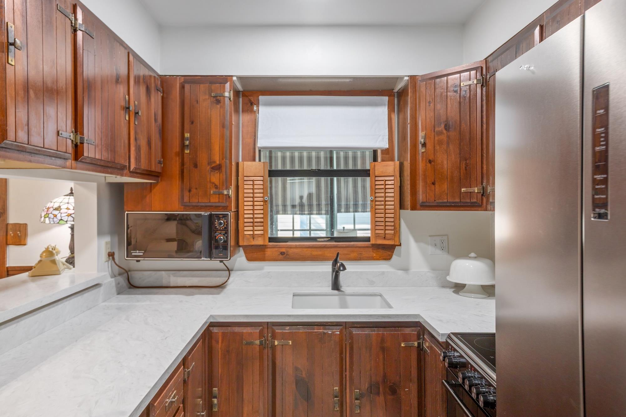 406 N Acorn St, Fredericksburg, TX 78624