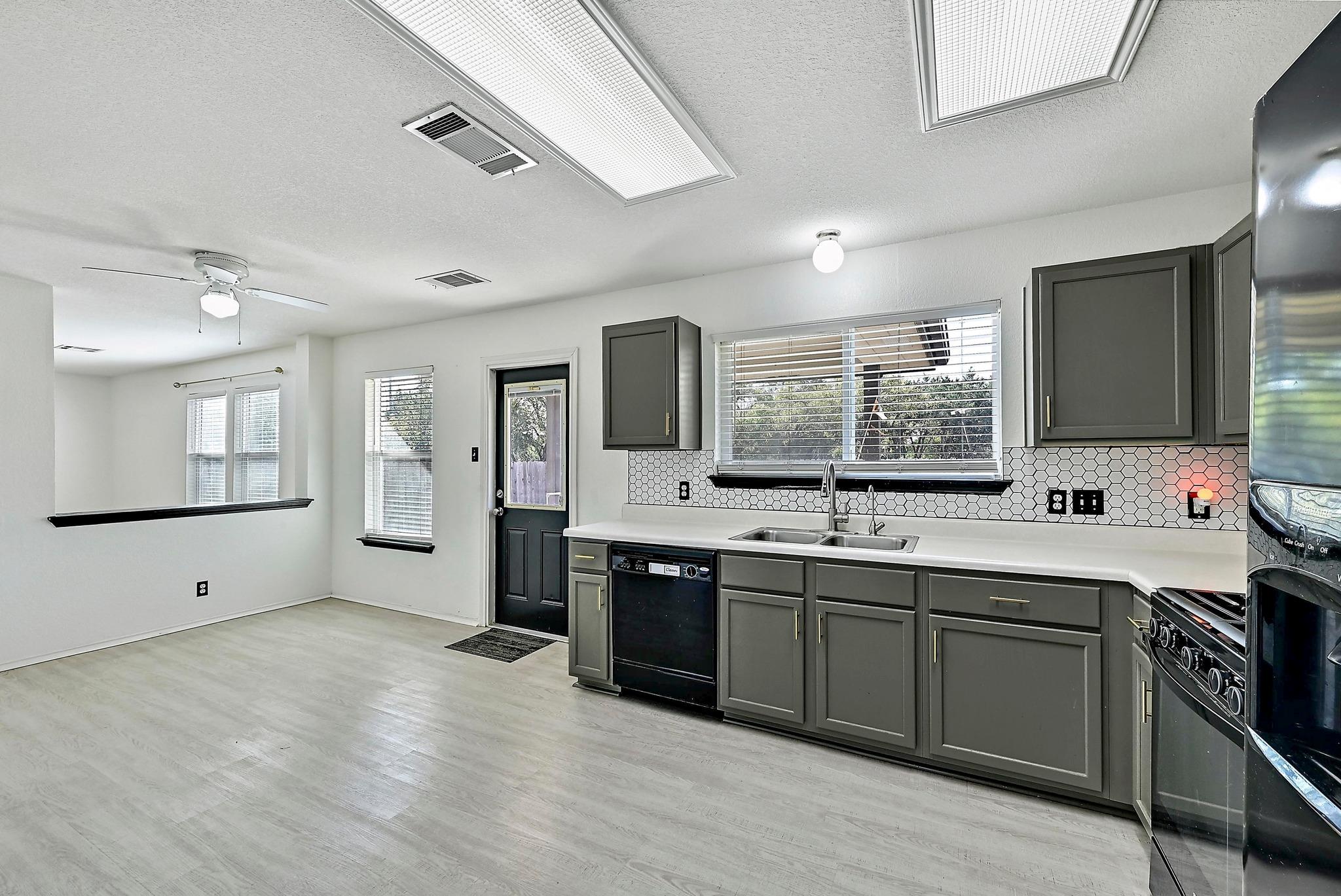 102 Cannery Cv, Leander, TX 78641