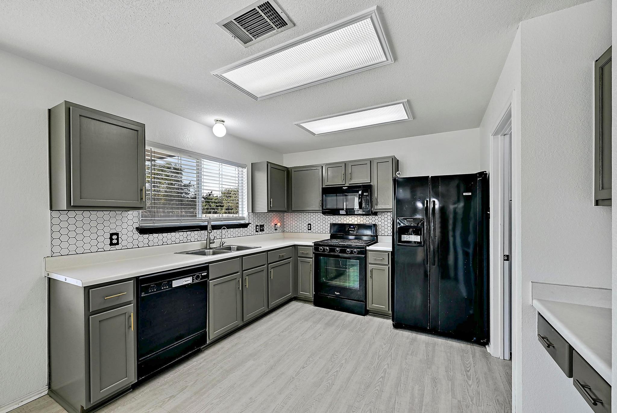 102 Cannery Cv, Leander, TX 78641