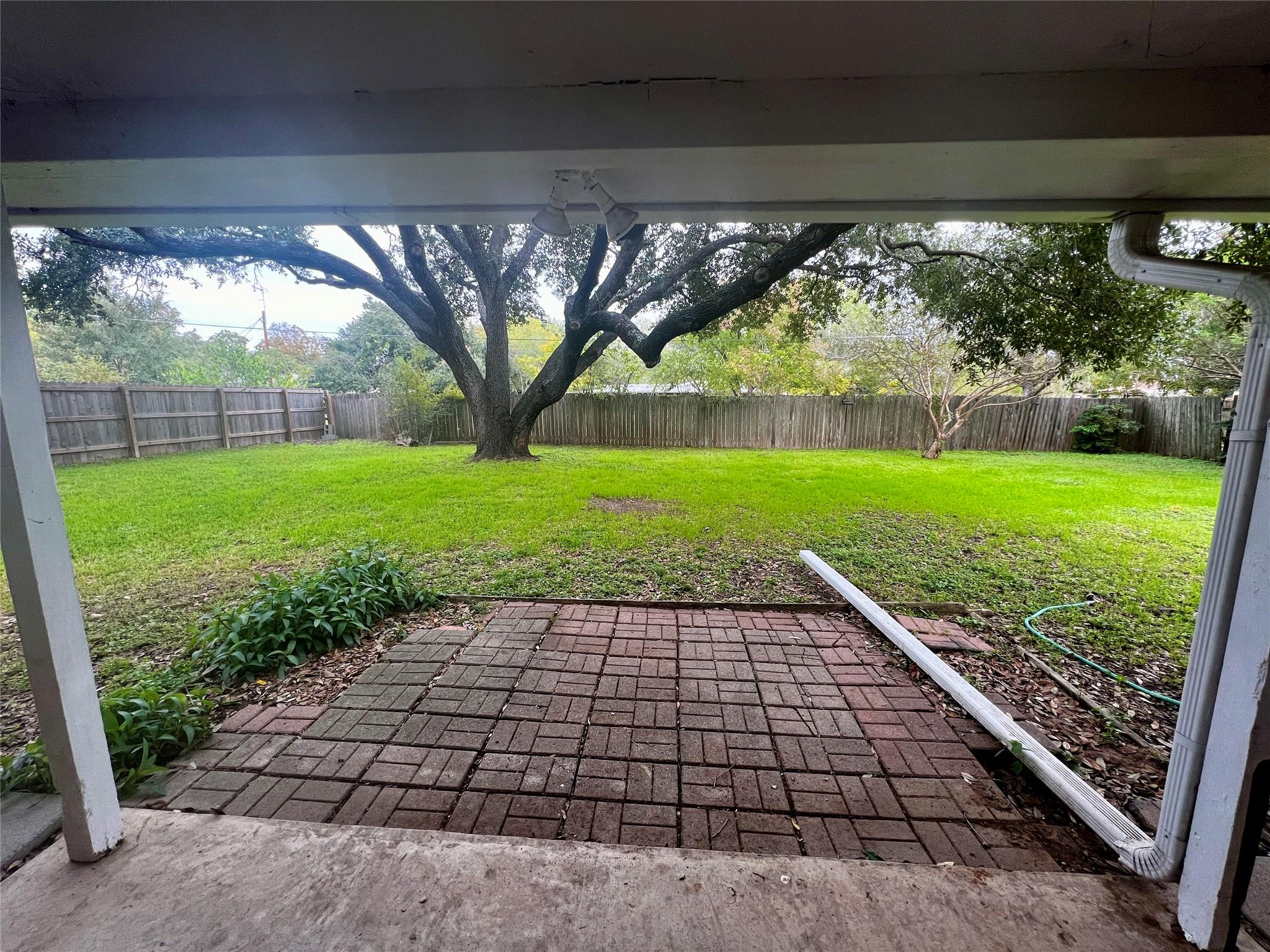 795 Vogel Dr, Lockhart, TX 78644