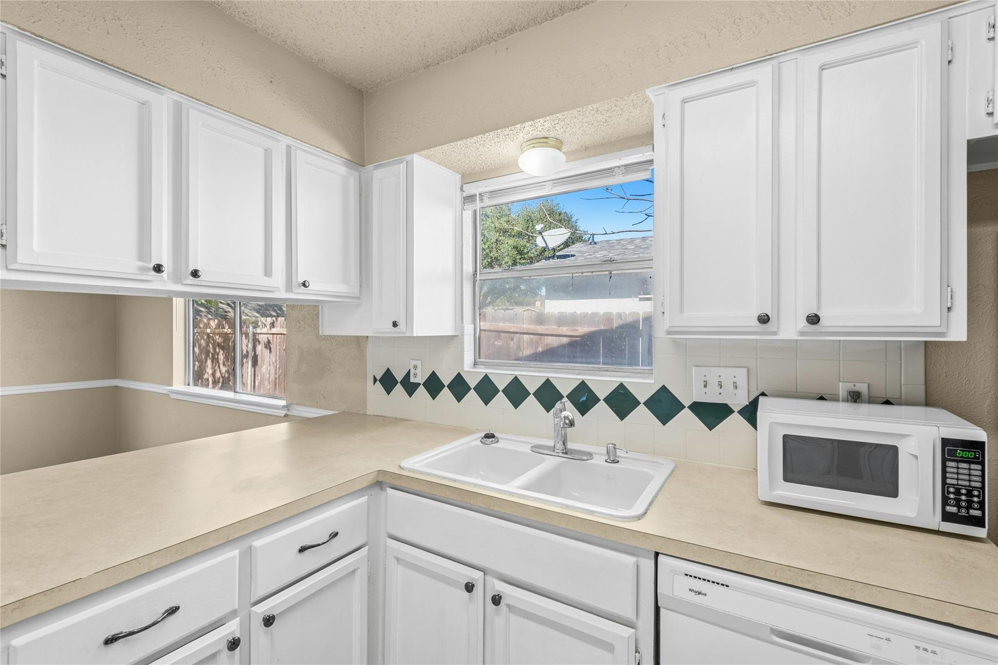 609 Riverwood Dr, Cedar Park, TX 78613