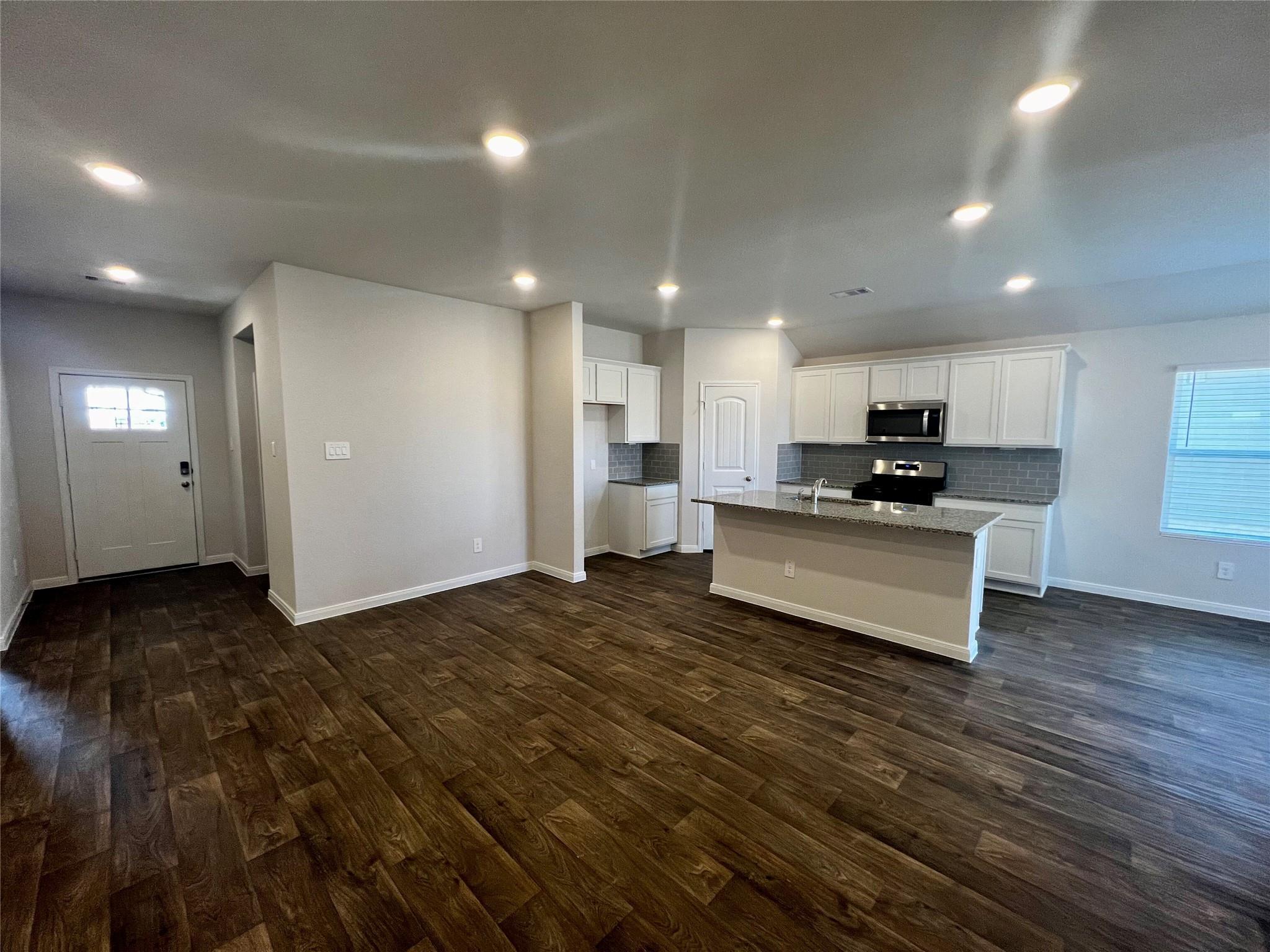 320 Belmont Pl, Lockhart, TX 78644