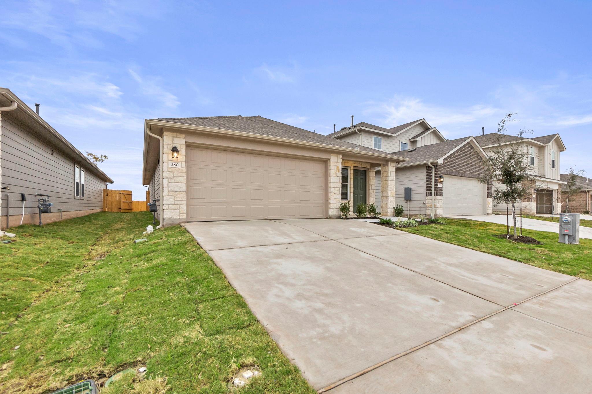 280 Granary Dr, Uhland, TX 78640