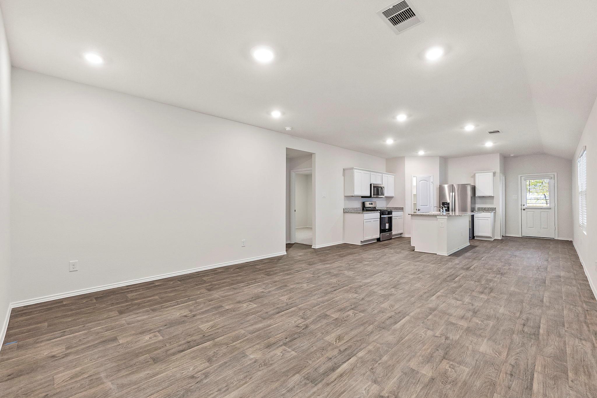 280 Granary Dr, Uhland, TX 78640