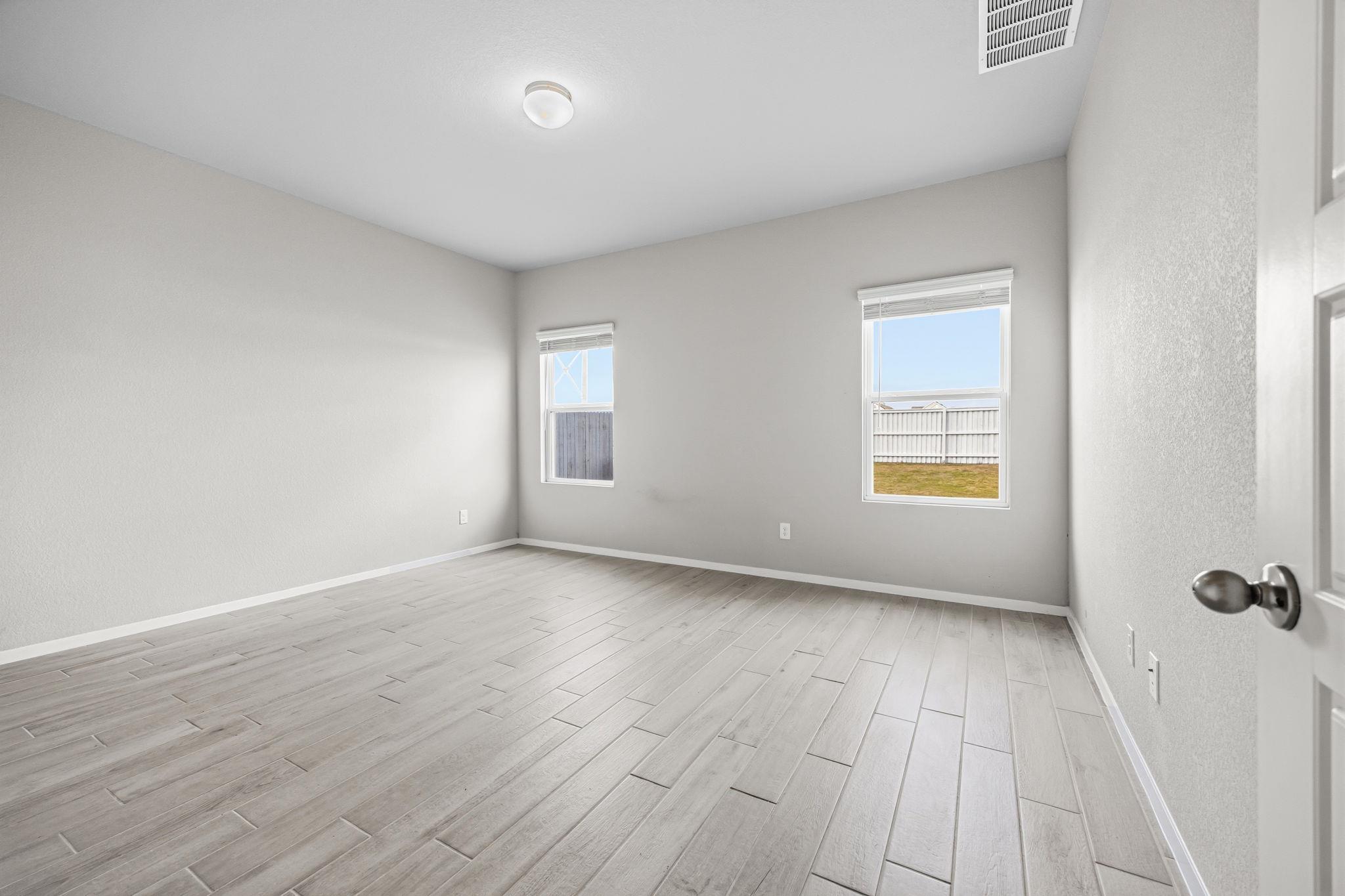 251 Chesterfield Dr, Kyle, TX 78640