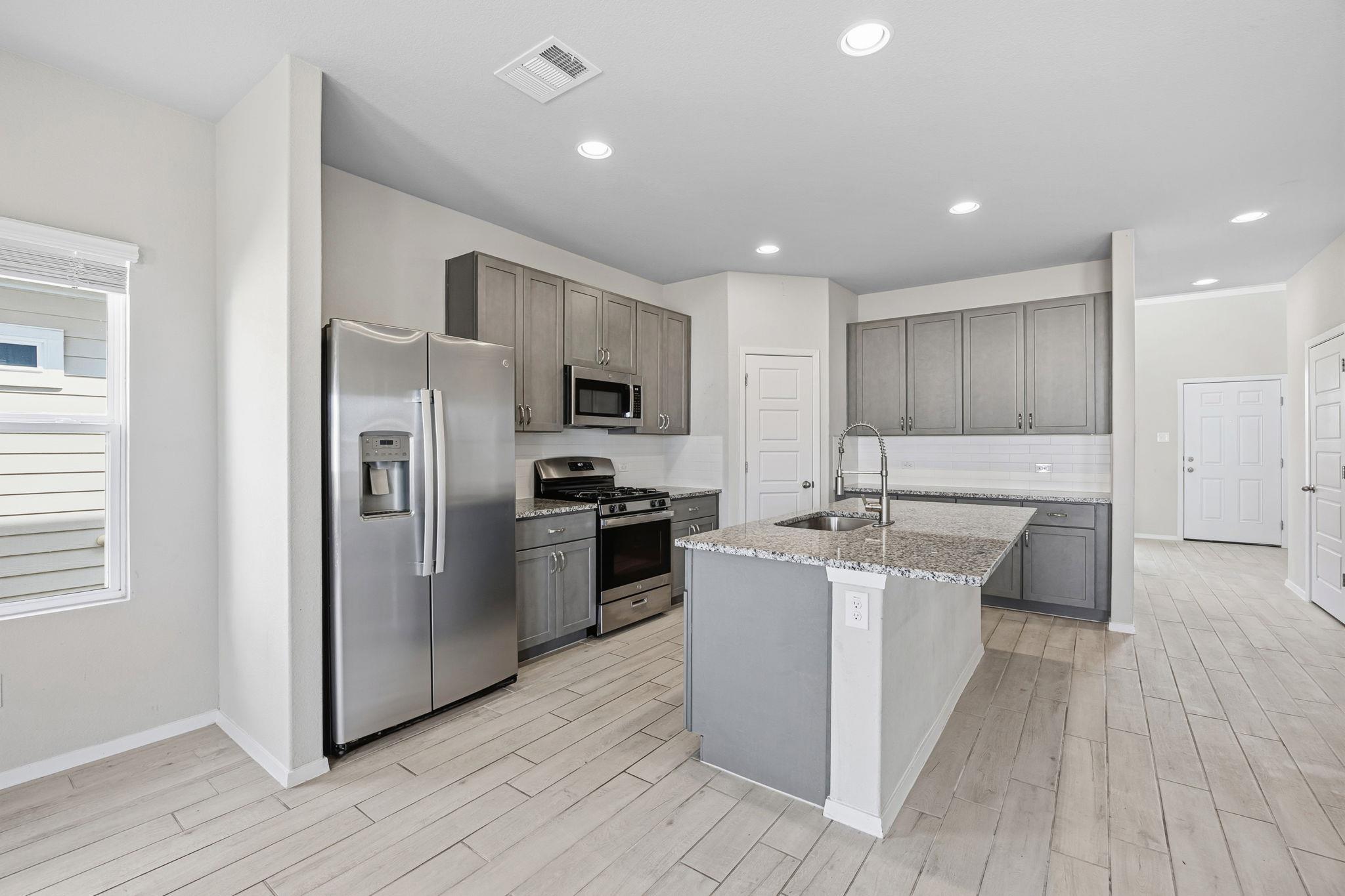 251 Chesterfield Dr, Kyle, TX 78640