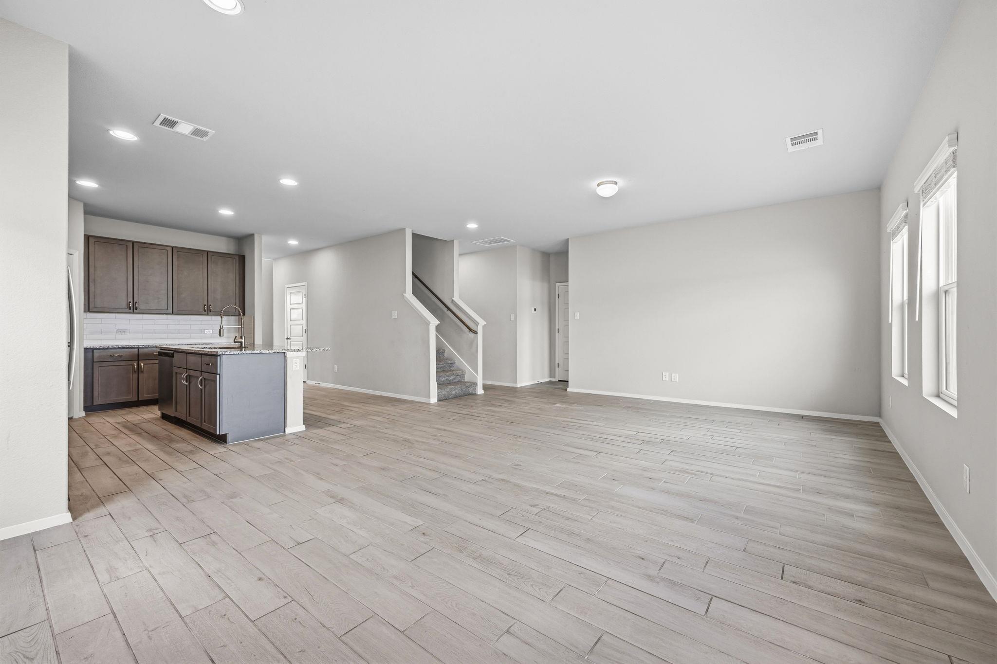 251 Chesterfield Dr, Kyle, TX 78640