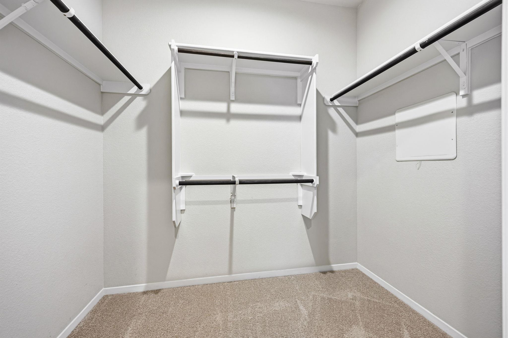 251 Chesterfield Dr, Kyle, TX 78640