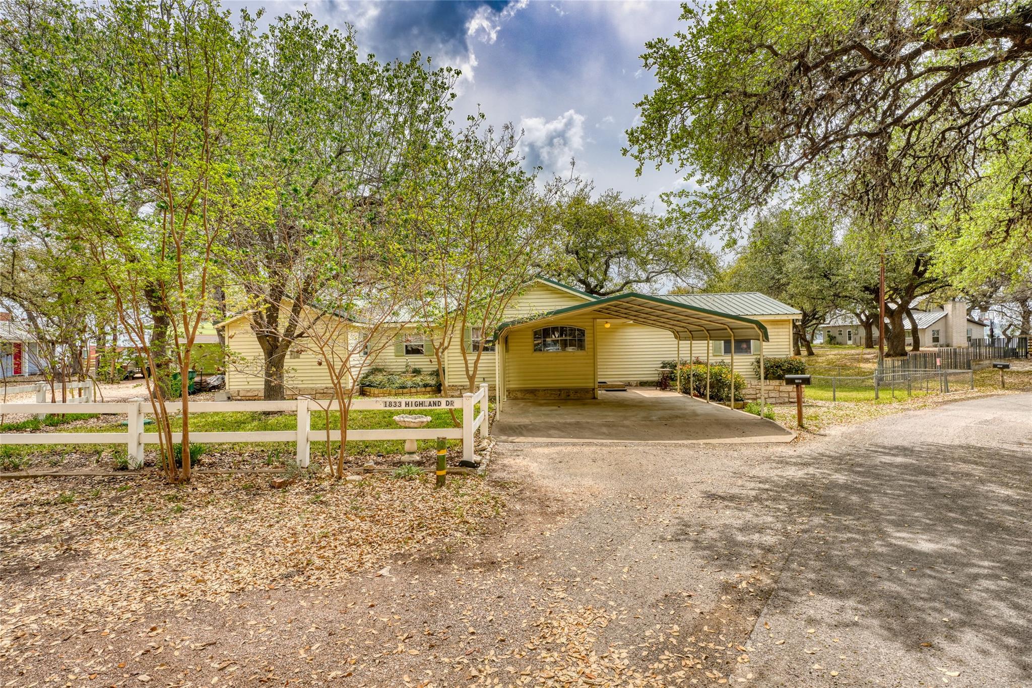 1833 Highland Dr, Marble Falls, TX 78654