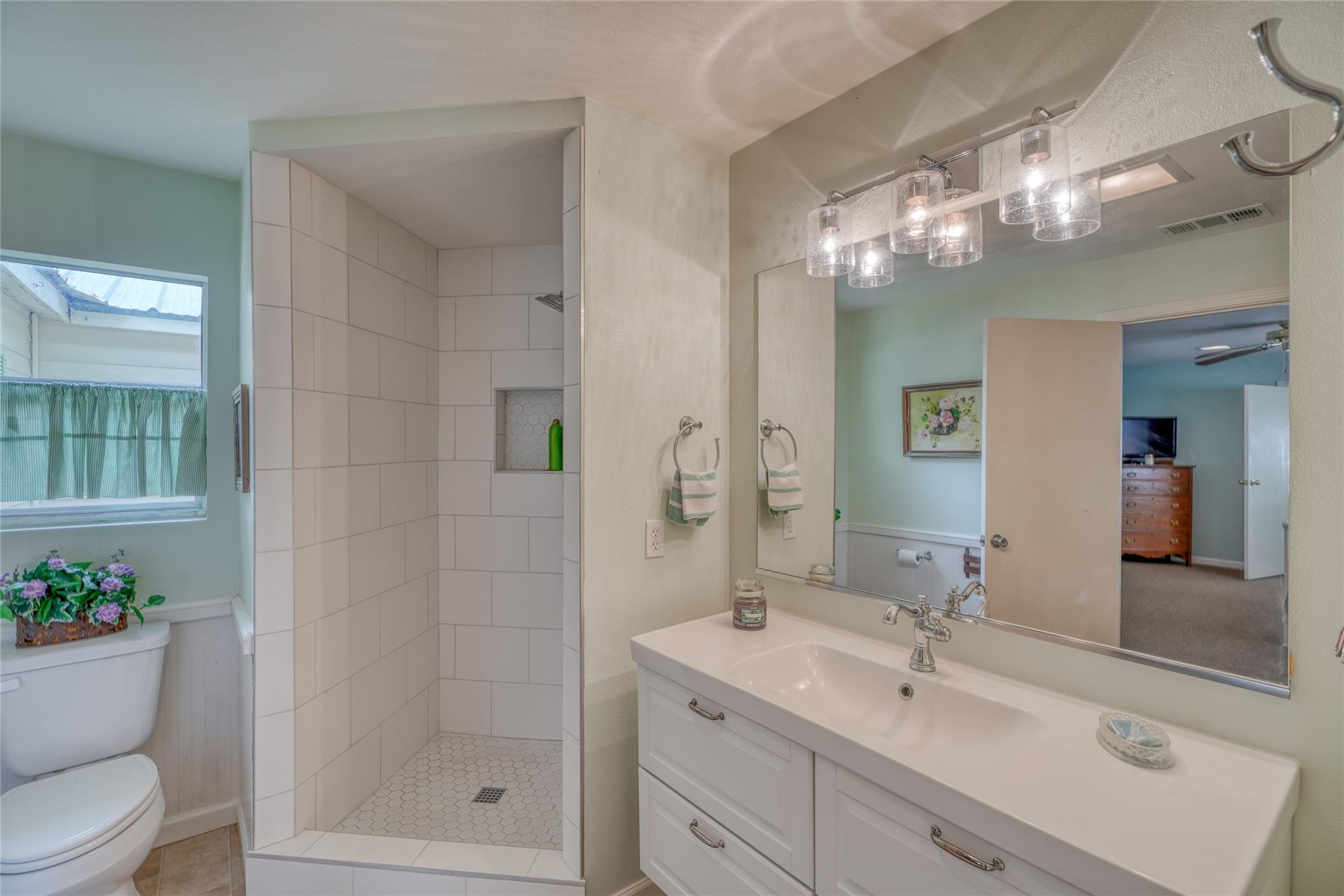 1833 Highland Dr, Marble Falls, TX 78654