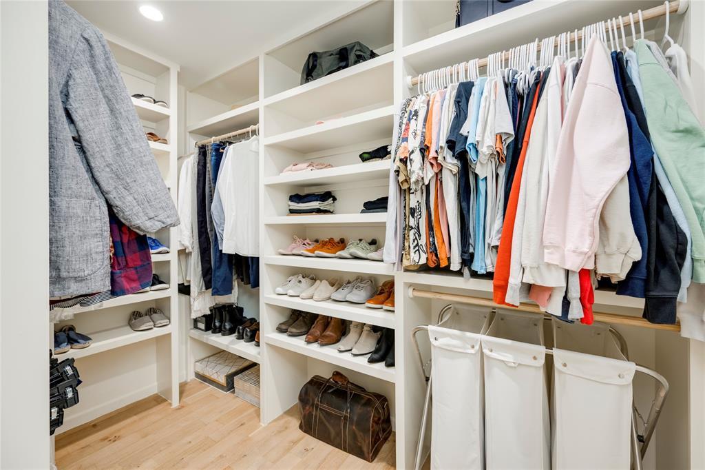 2111 Teakwood Dr, Austin, TX 78757