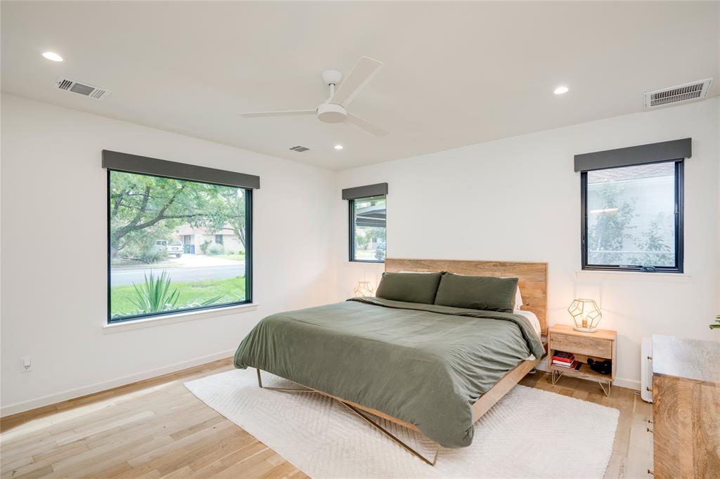 2111 Teakwood Dr, Austin, TX 78757