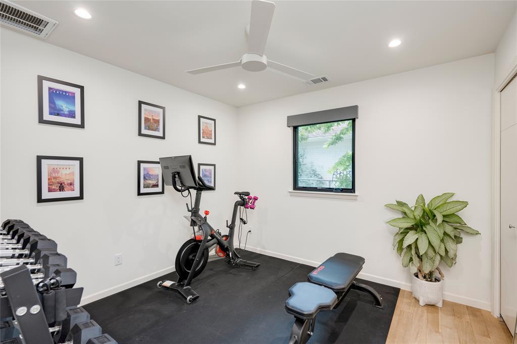 2111 Teakwood Dr, Austin, TX 78757