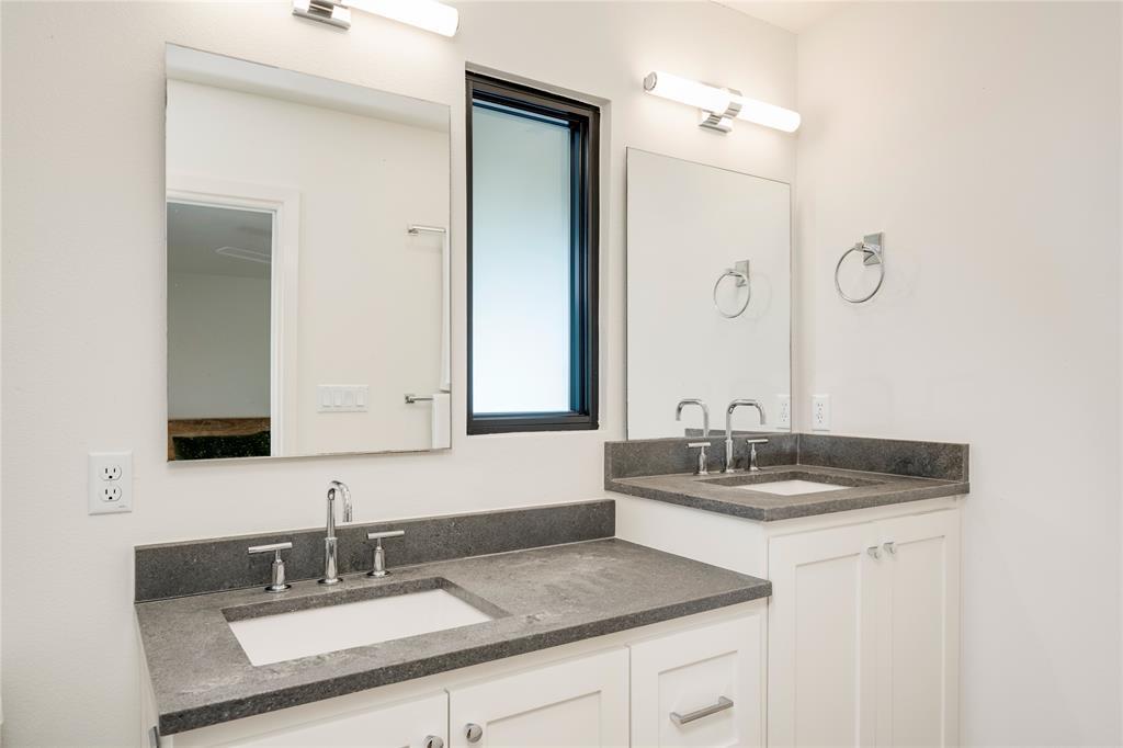 2111 Teakwood Dr, Austin, TX 78757