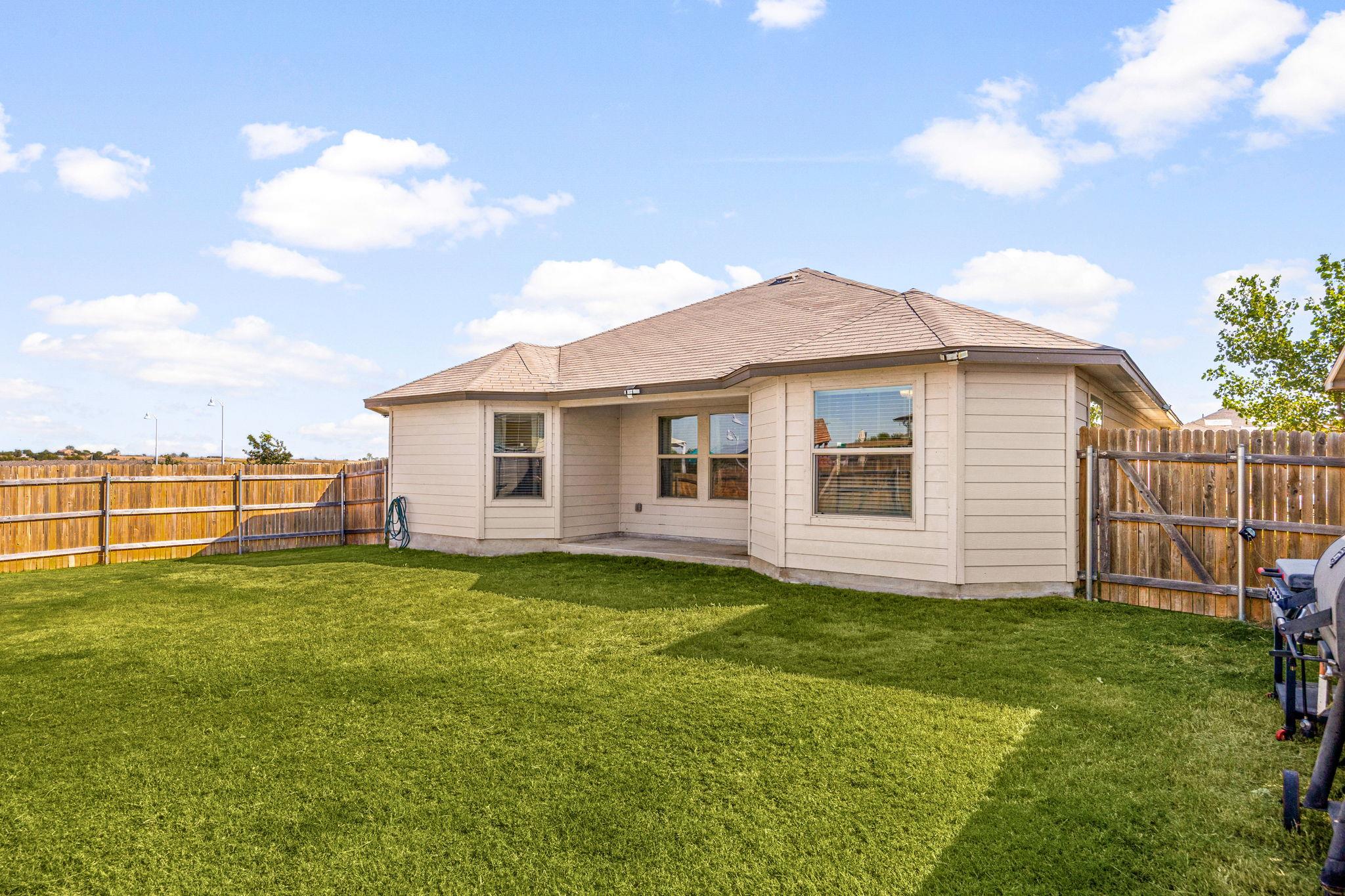 149 Rearden Blvd, Jarrell, TX 76537