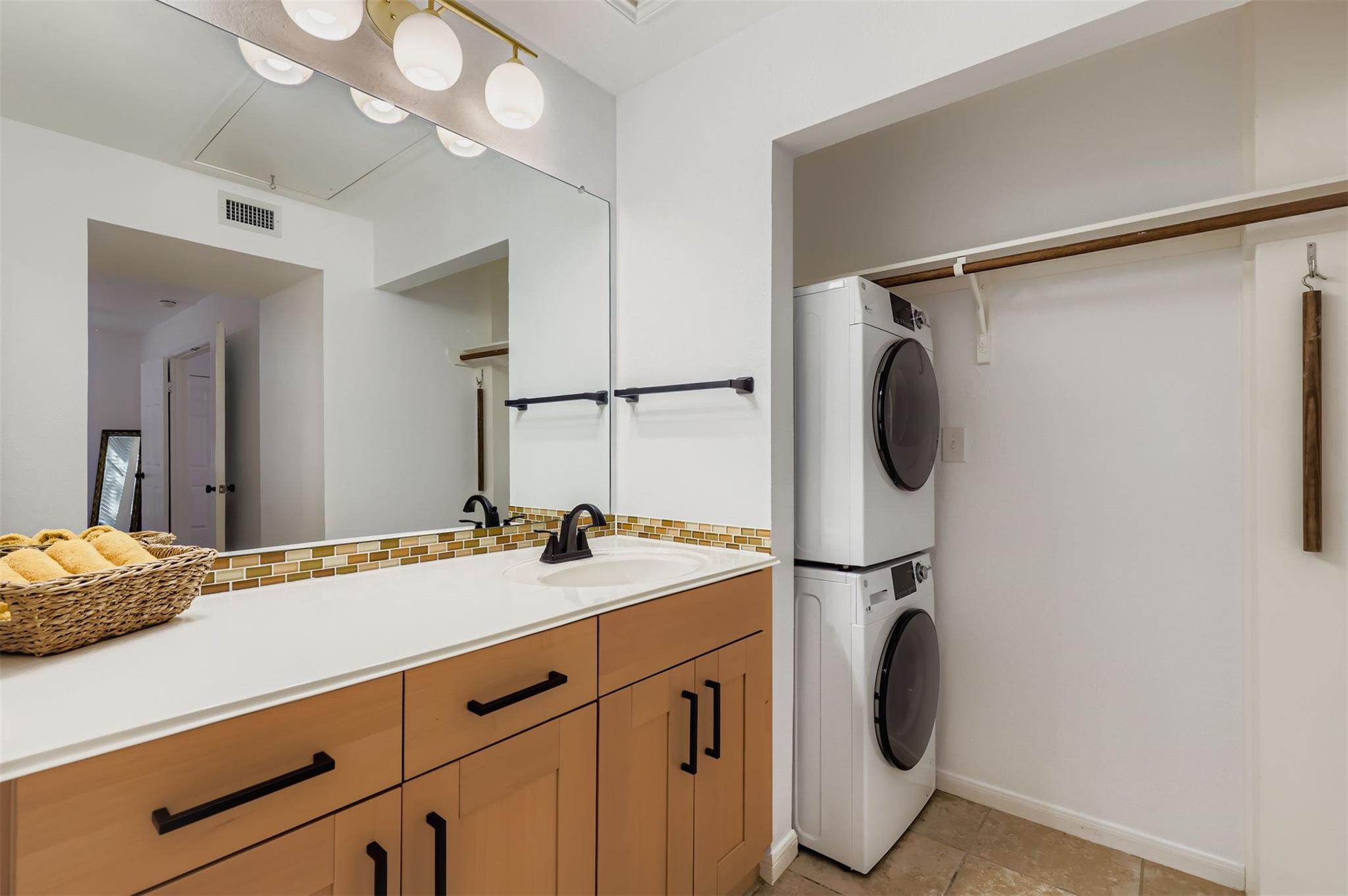 7685 Northcross Dr # 729, Austin, TX 78757