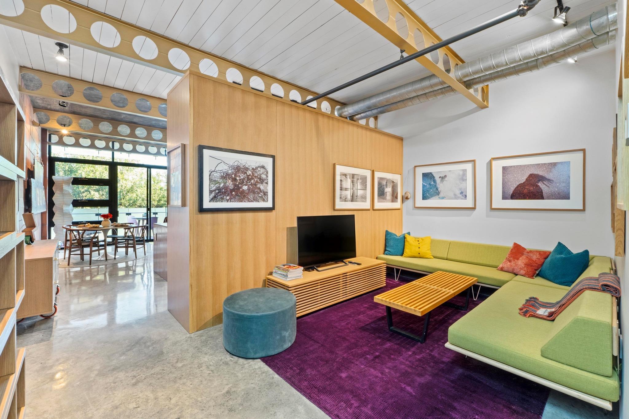 1401 Eva St # 204, Austin, TX 78704