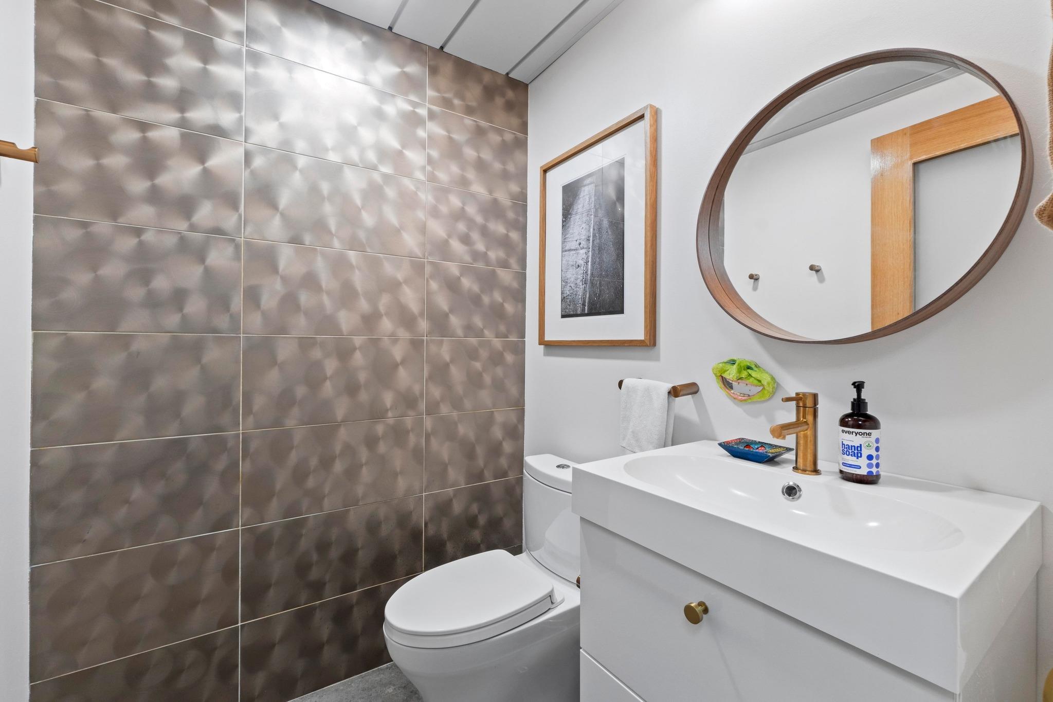 1401 Eva St # 204, Austin, TX 78704